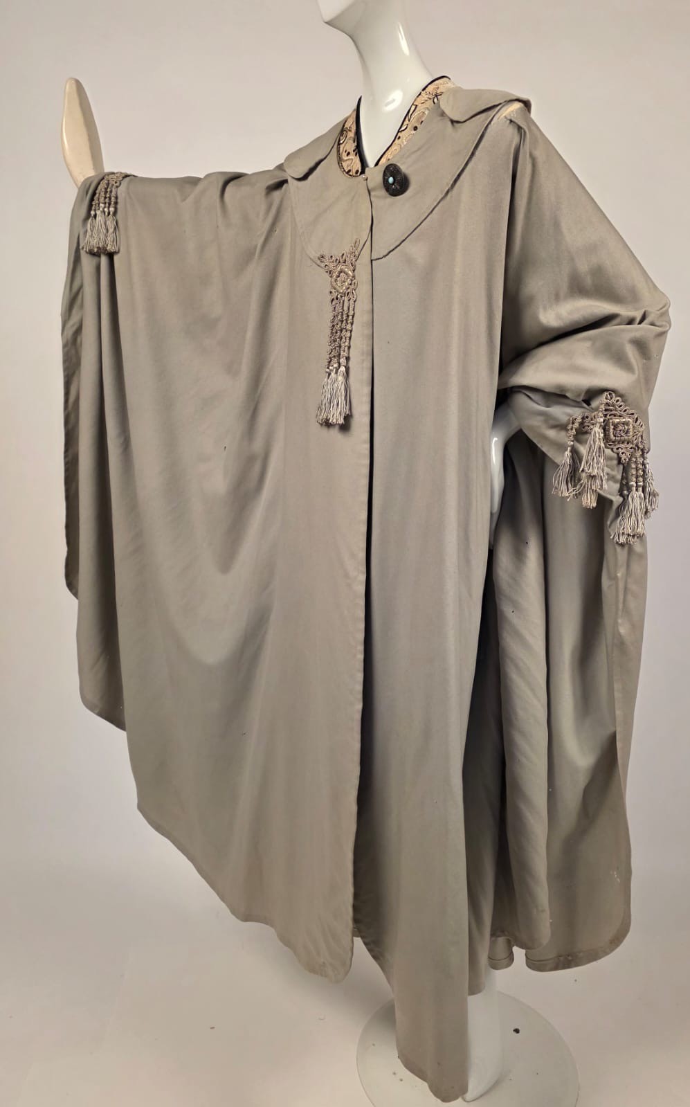 EDWARDIAN DOVE GREY CASHMERE CLOAK CAPE W EMB + RICH SOUTACHE TASSEL TRIM