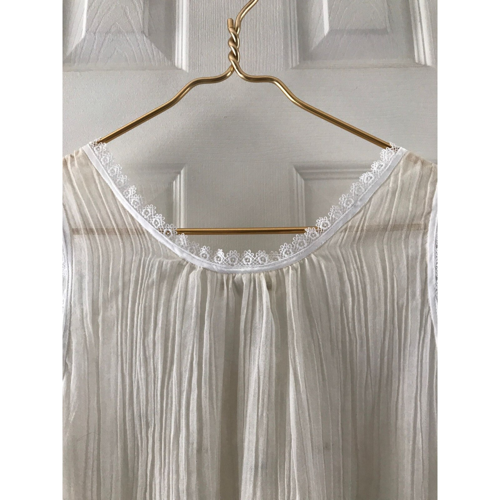 Entre Nous White Maxi Night Gown Peach Flowers Green Leaves Size Medium 1970’s