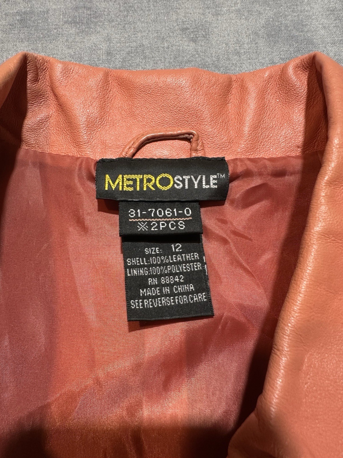 Metro Style Salmon Vintage 90s Collared Sleeveless Leather Vest Size 12 [39]