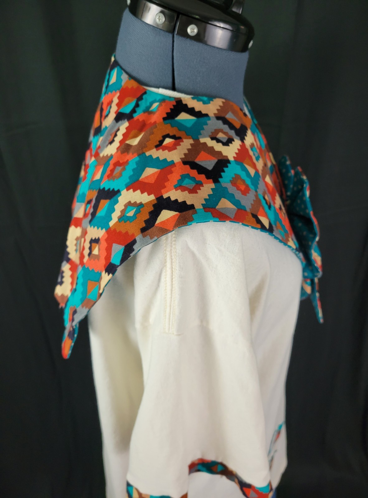 Vintage Embellished Jerzees Tee w Brown/Rust/Teal/Tan Southwest Accents Size XL