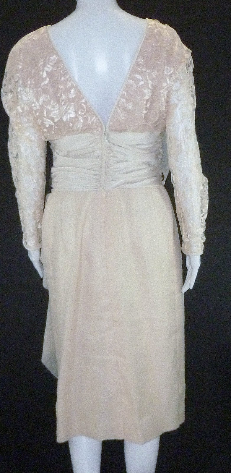 Vintage 70s Beige Lace LILLI DIAMOND Cocktail Dress Size M Rosette at Waist