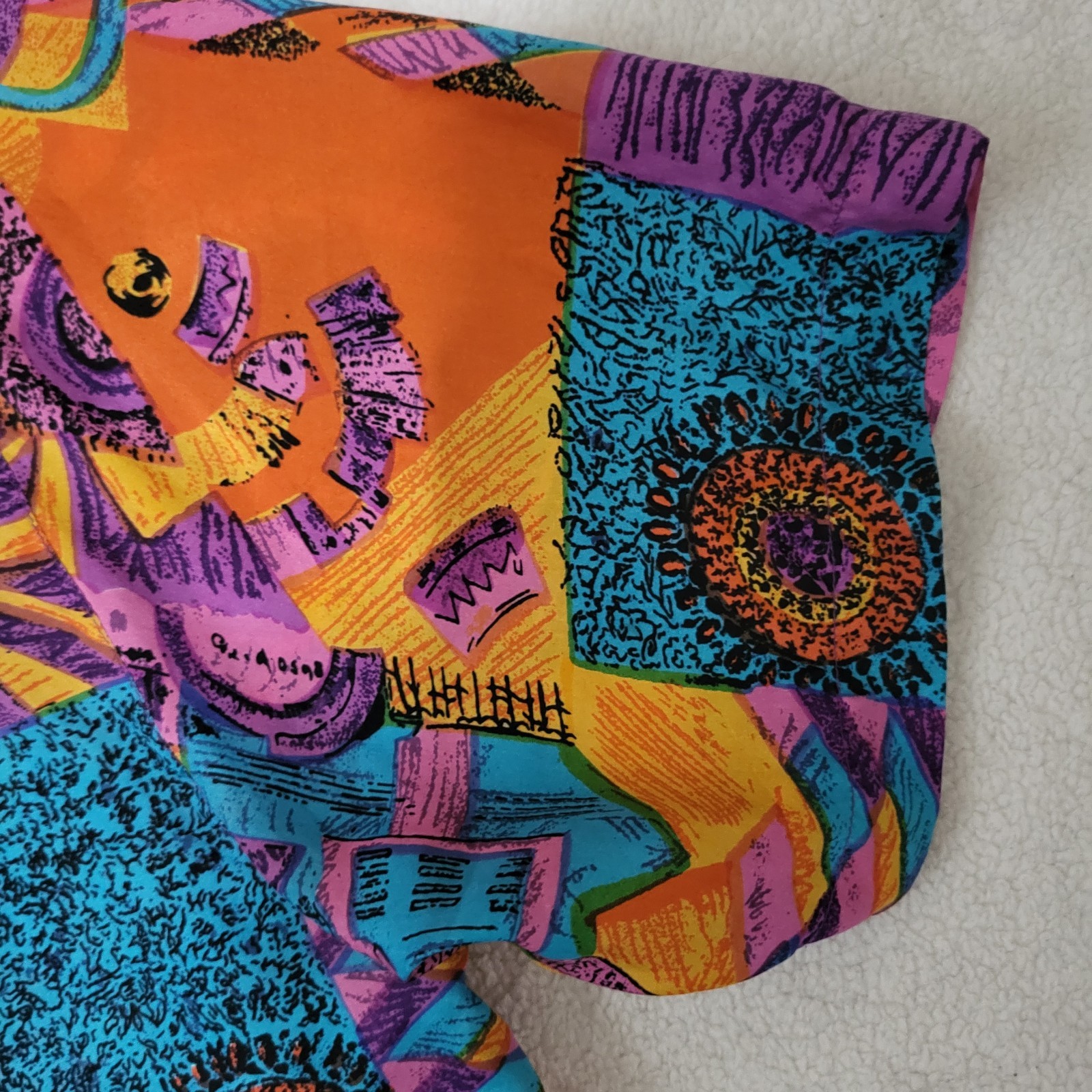 Vintage 90’s Women’s M 'TRIBES FROM THE LAND OF THE BRAVE’ Short Sleeve Silk Top