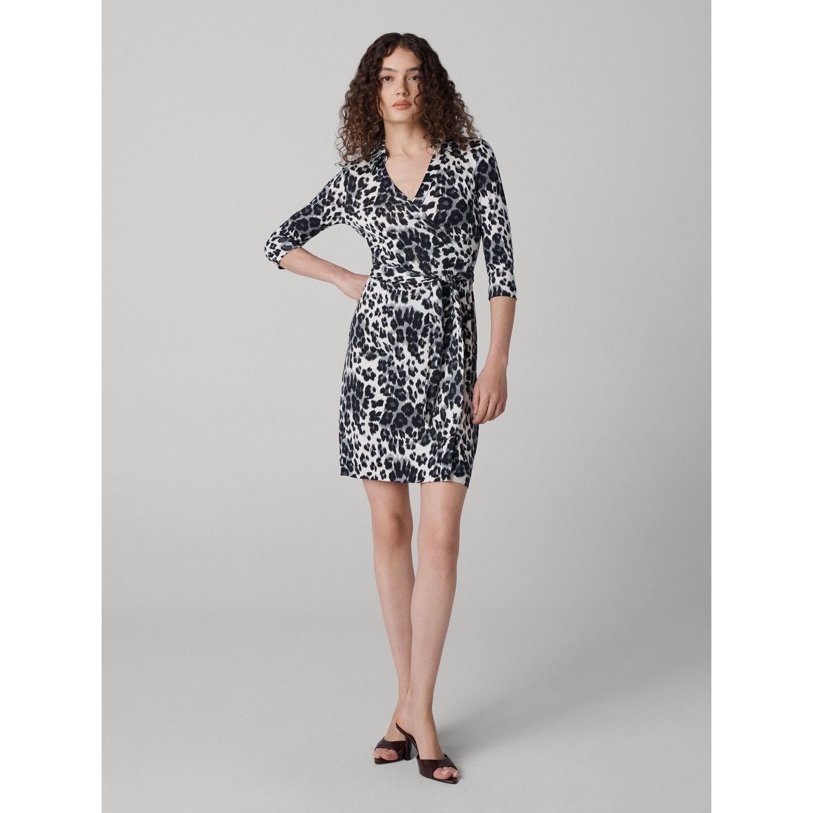 Diane von Furstenberg Leopard Silk Jersey Wrap Dress Brown Cream Size 6