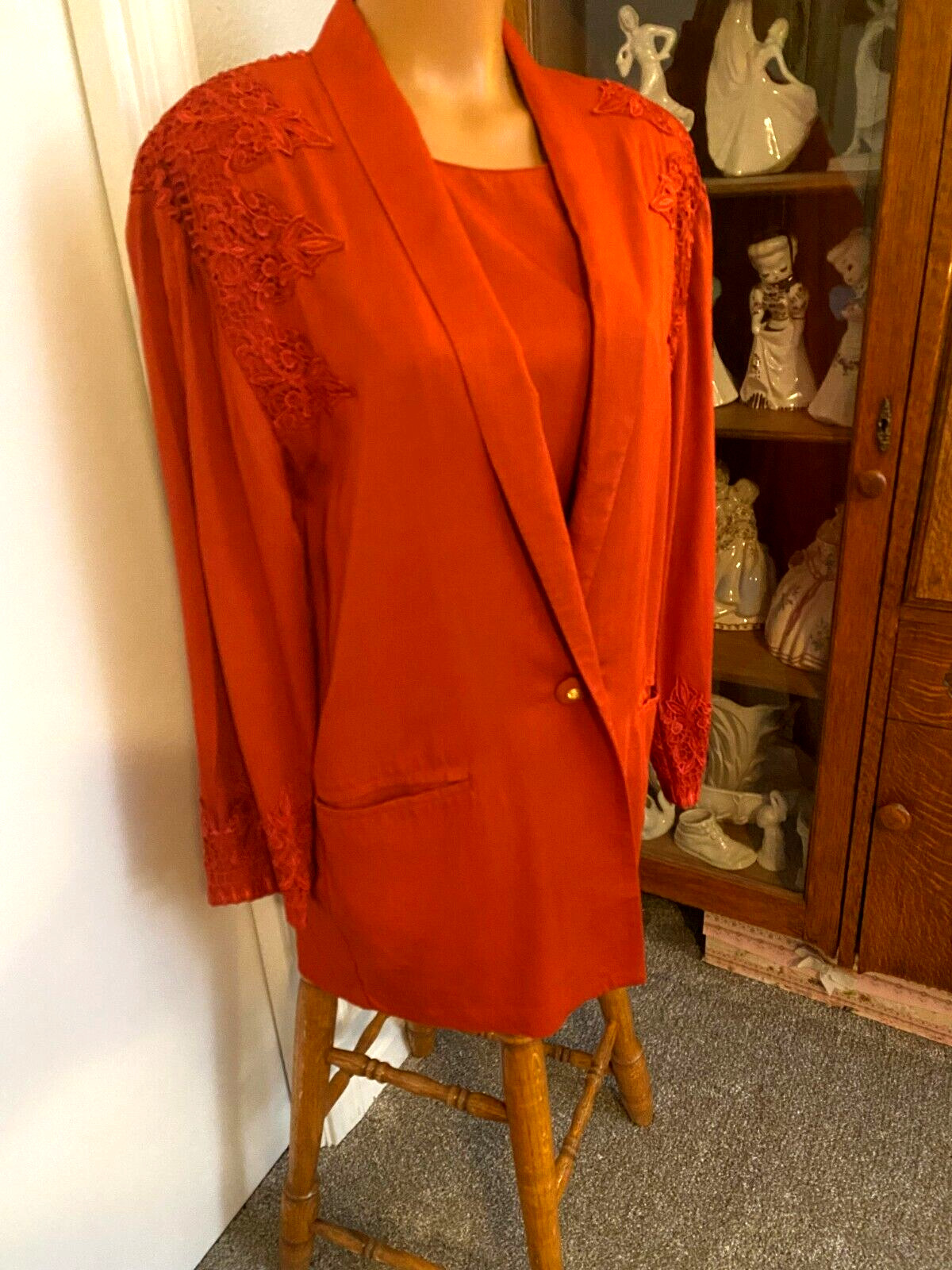 VTG 80’s BESSIE CALIFORNIA FESTIVE RED RAYON W/ LACE JACKET & BLOUSE SET SZ L