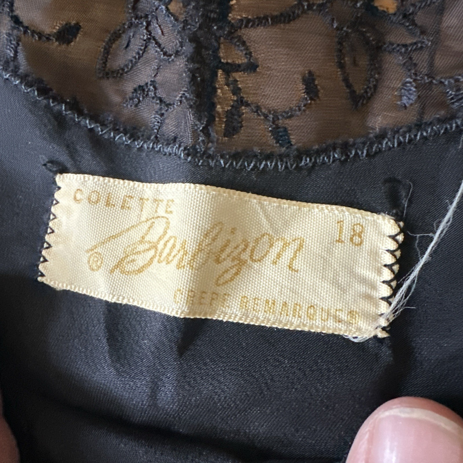 Vintage 1950s Barbizon Colette Crepe Remarque Womens Slip sz 18 Black Satin Lace