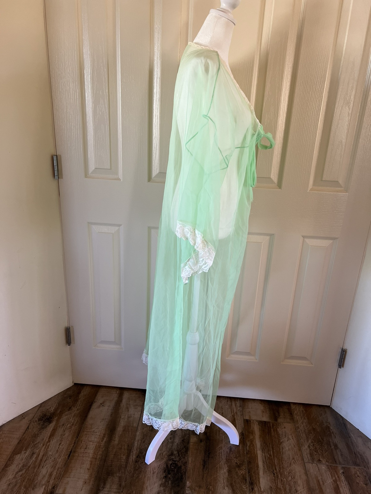 Vintage Robe Mesh green tie font lace trim bright green sexy sheer open size 70s