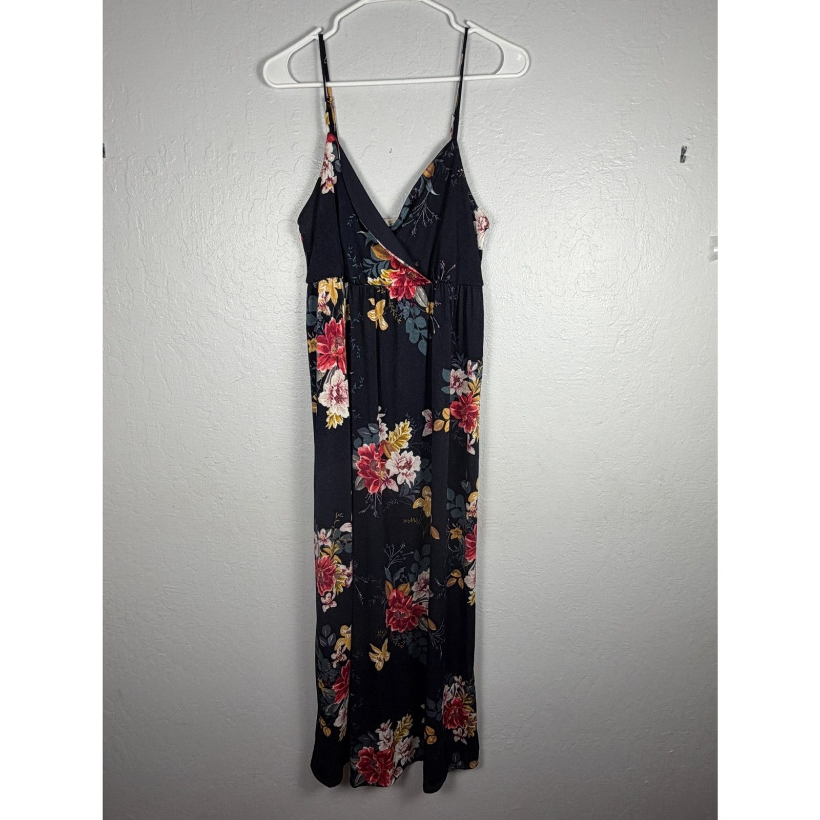 Active USA Women’s Large Black Floral Maxi Dress V Neck Adjustable Strap