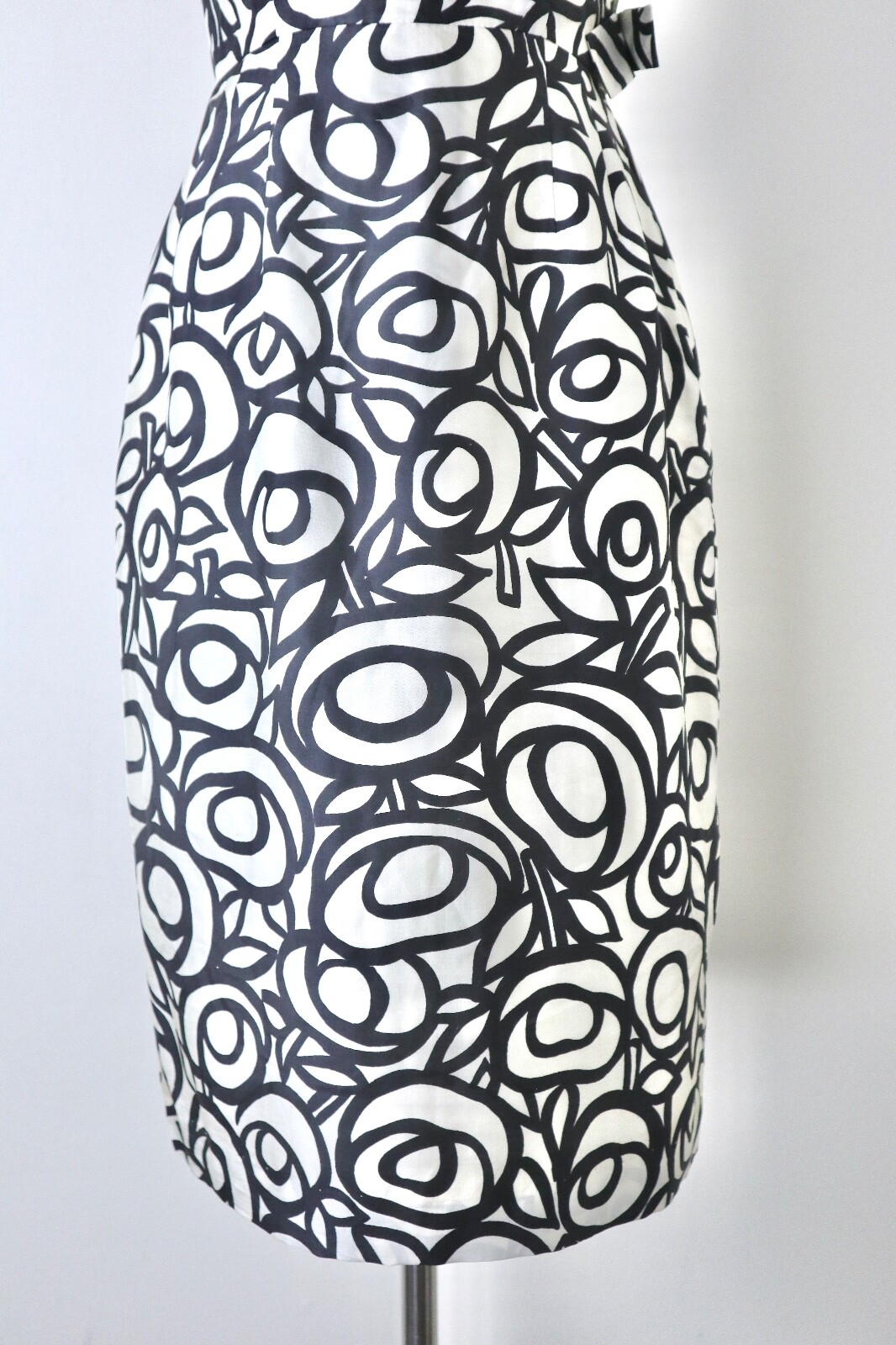 Vintage 1950s Size XXS Silk Low Back Sheath Dress Abstract Floral Novelty Print