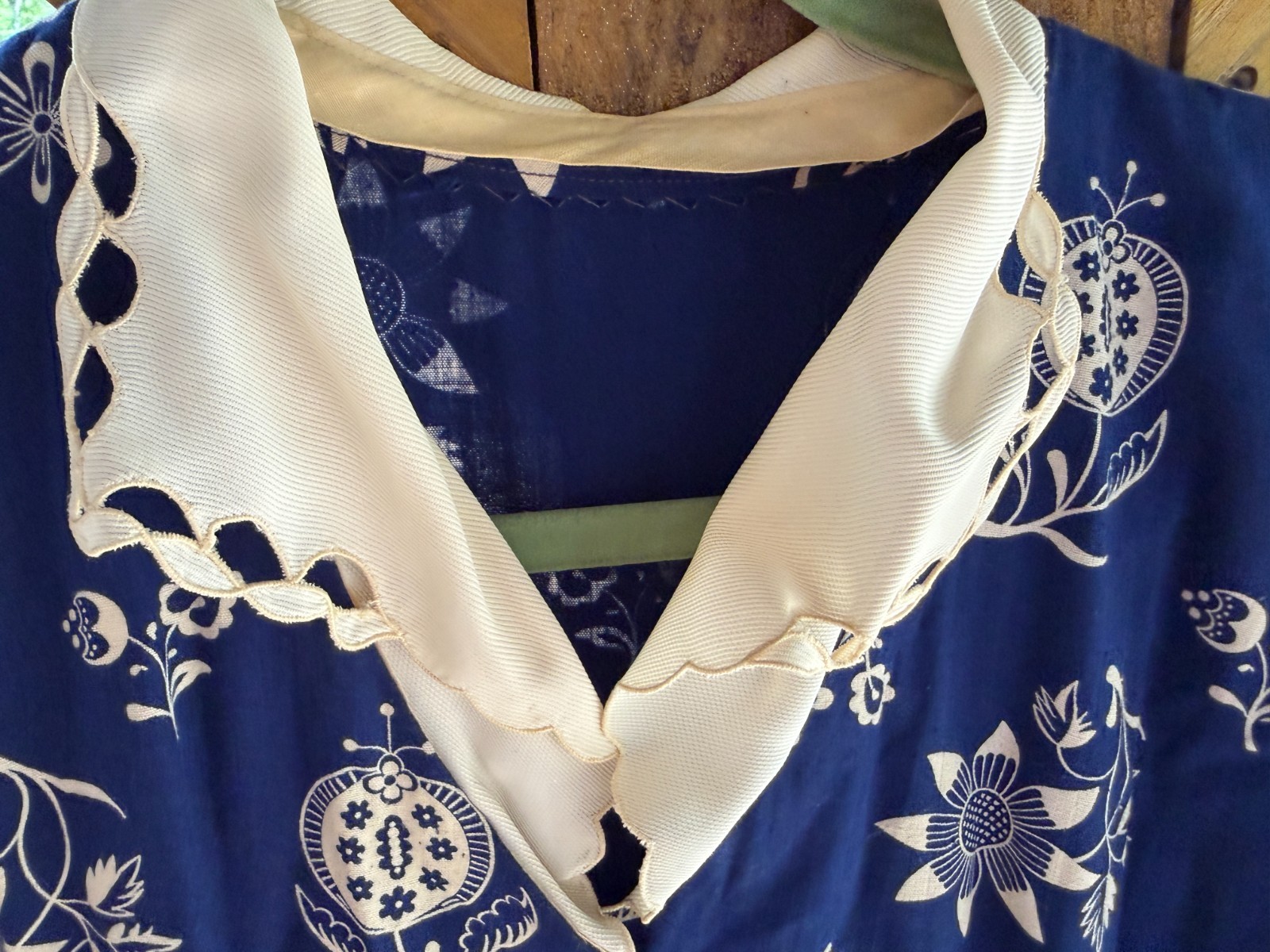 Vintage 1940s Blue Floral Print Dress Lace Collar Short Sleeve Retro Classic!
