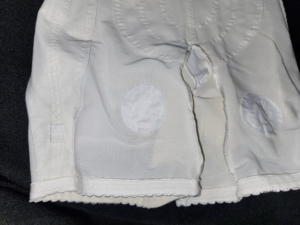 VTG Vanity Fair S 41-015 Nylon Girdle Shaper Long Leg Garter Loop B6
