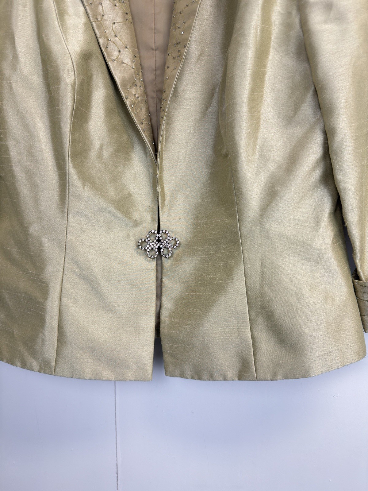 Vintage Cachet Women’s 10 Gold Beaded Formal Blazer Jeweled Clasp 3/4 Sleeves