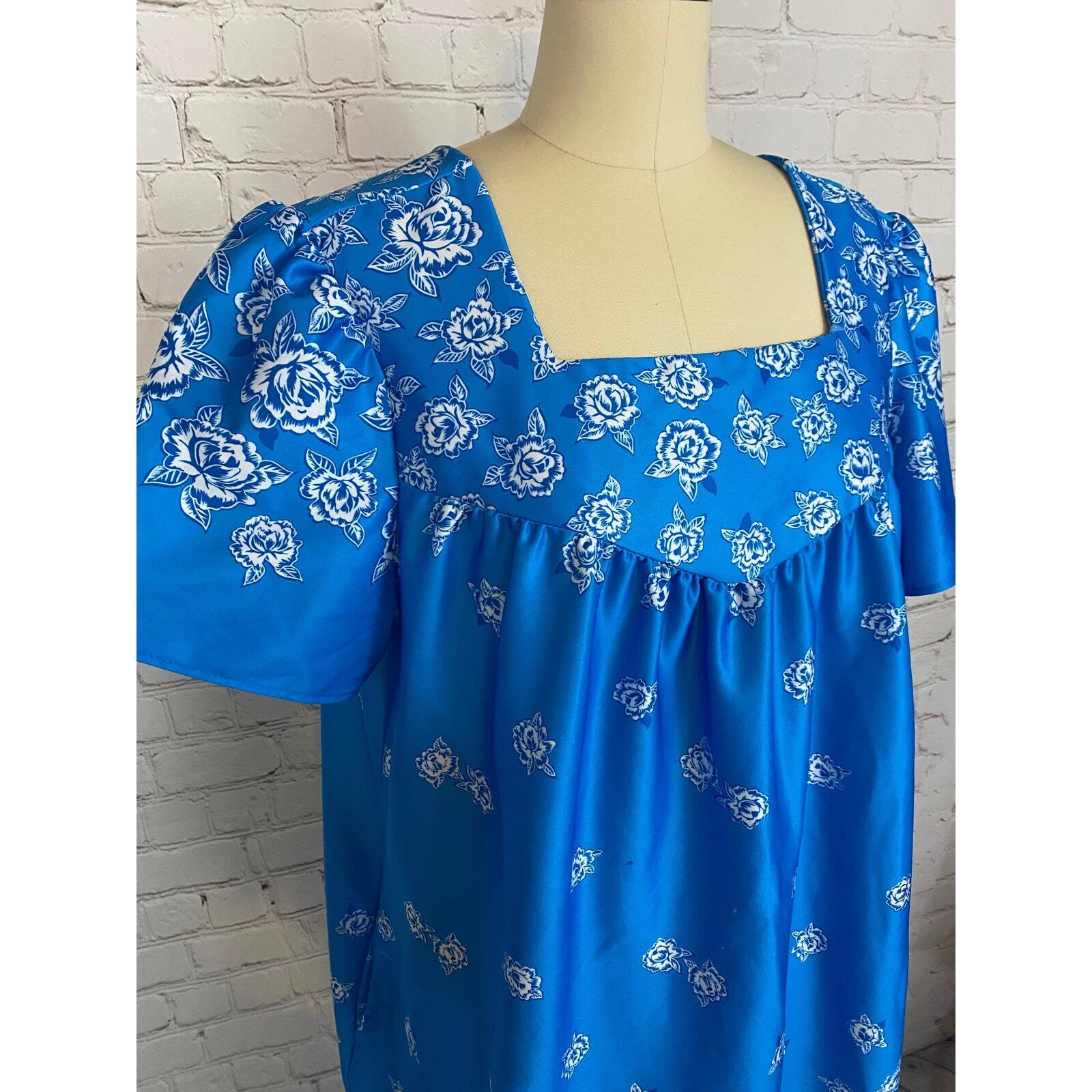 Vintage 80s Blue Flora Polyester Nap Dress Night Gown Small Medium Large