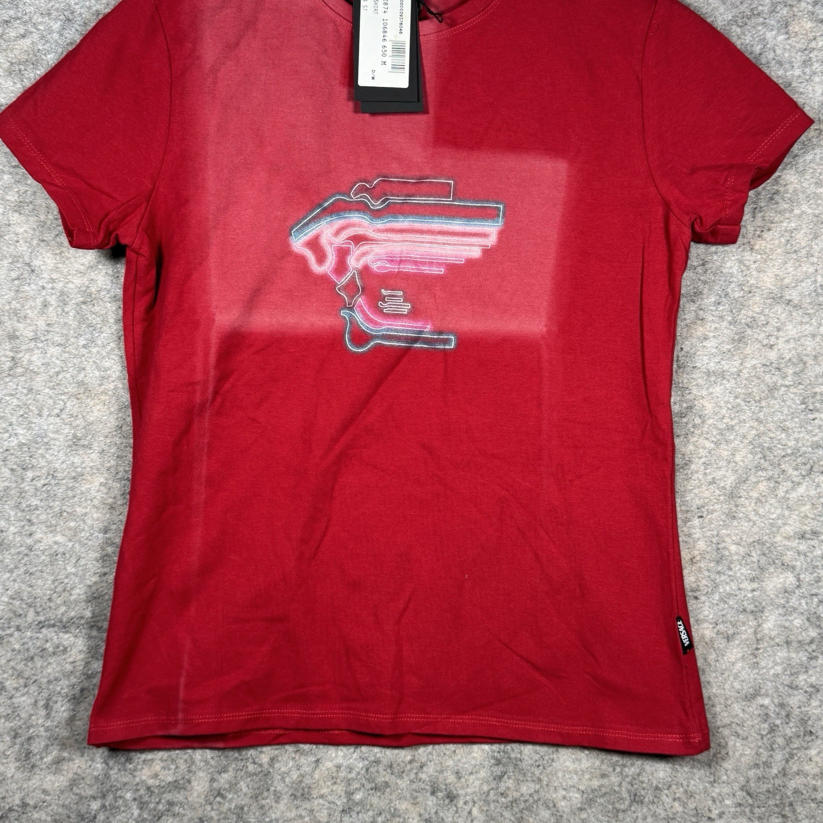 Vintage Y2K NWT Womens Versace Sport Logo Red Graphic T Shirt Size M 17×23