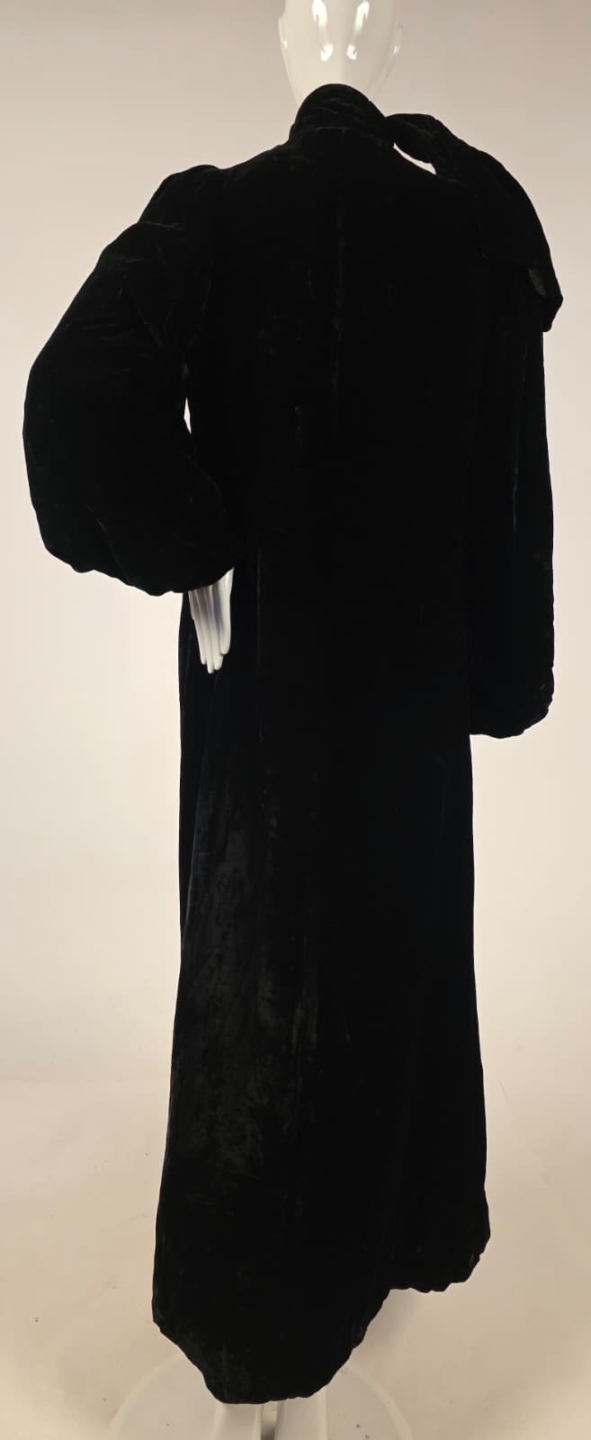 ANTIQUE 1930’S PLUSH BLACK SILK VELVET OERA COAT BY JOHN WANAMAKER