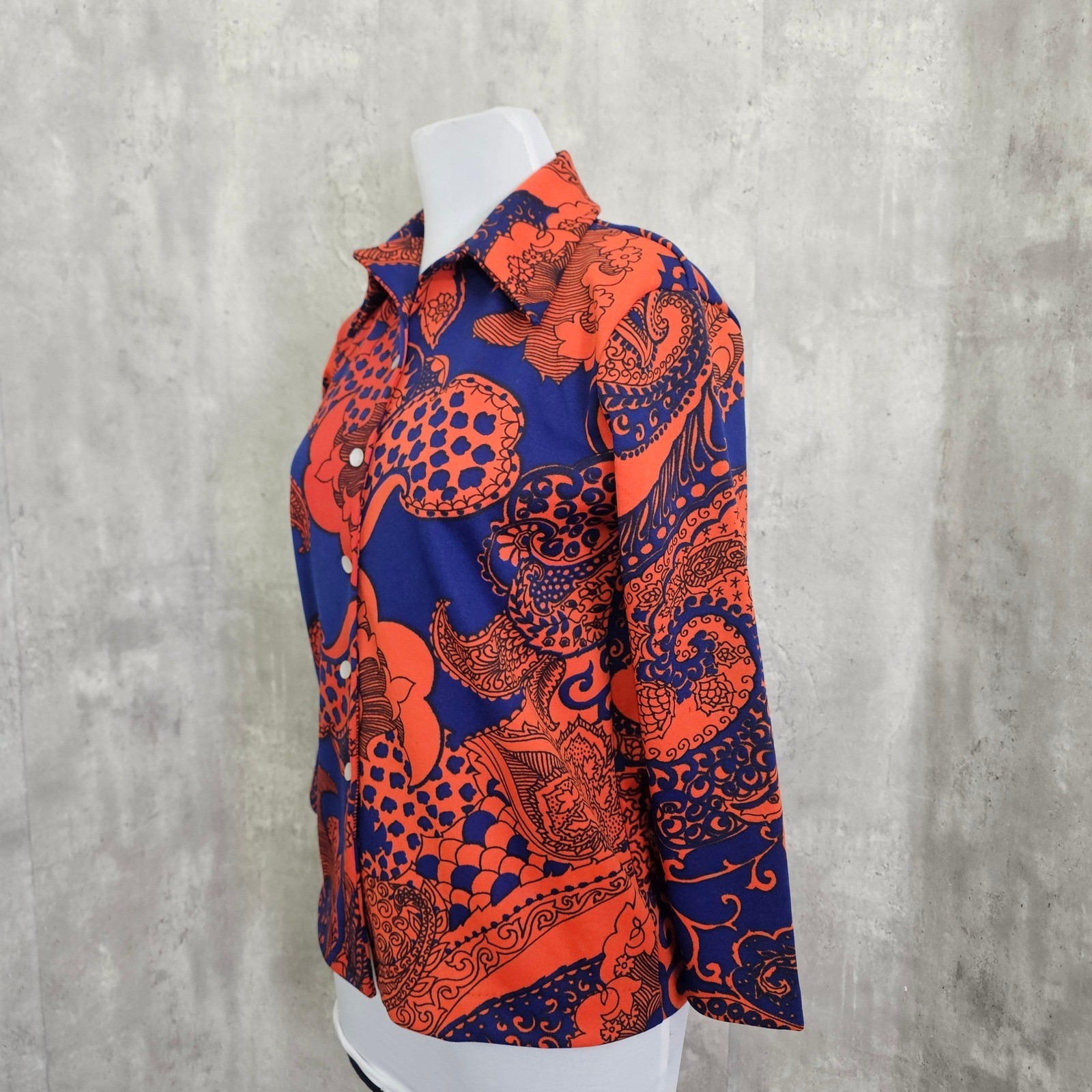 Vintage 70s Psychedelic Mod Paisley Dbl Knit poly Shirt Reddish Orange Blue