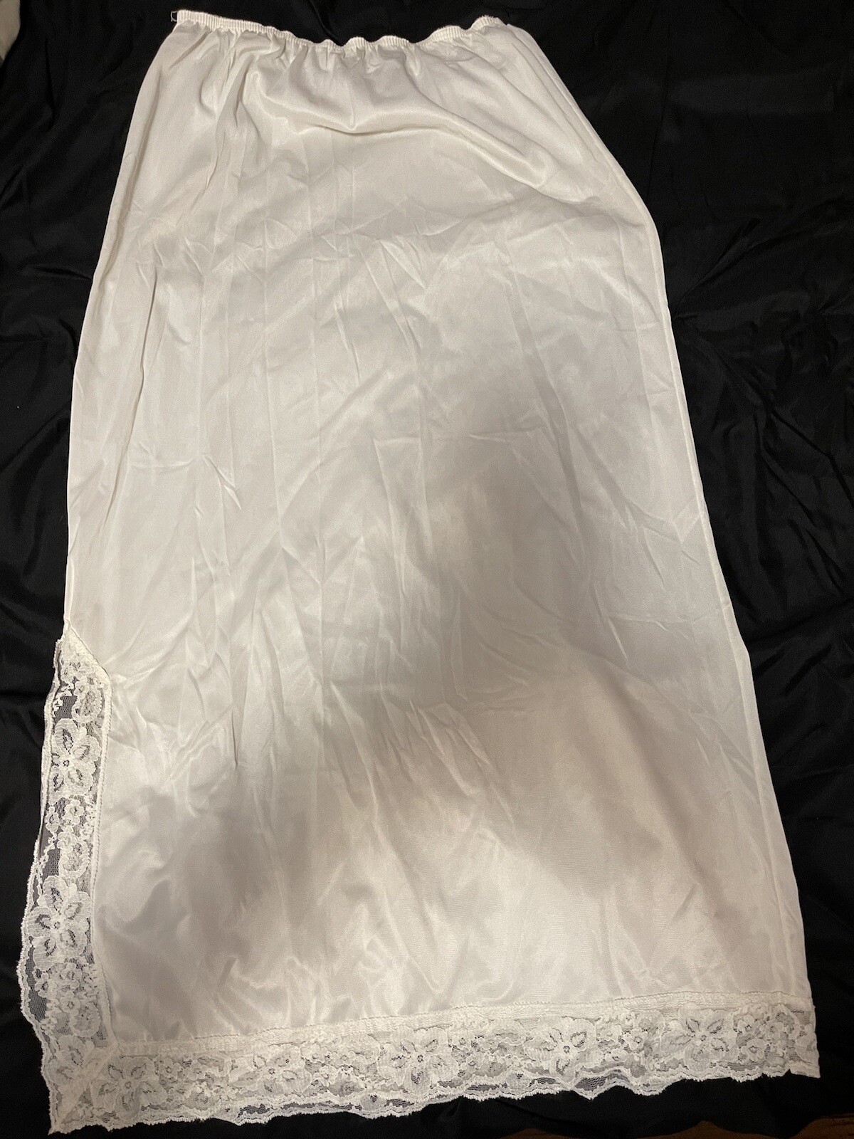 VINTAGE HALF SLIP! MEDIUM. SIZE 27-29 WAIST ANTRON lll. LEGNTH 35 INCH