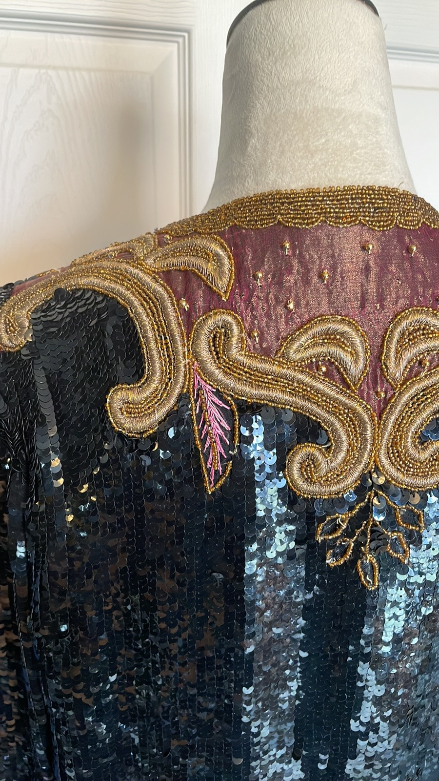 Vintage STUNNING Heavily Sequined Beaded Embroidered Silk Jacket