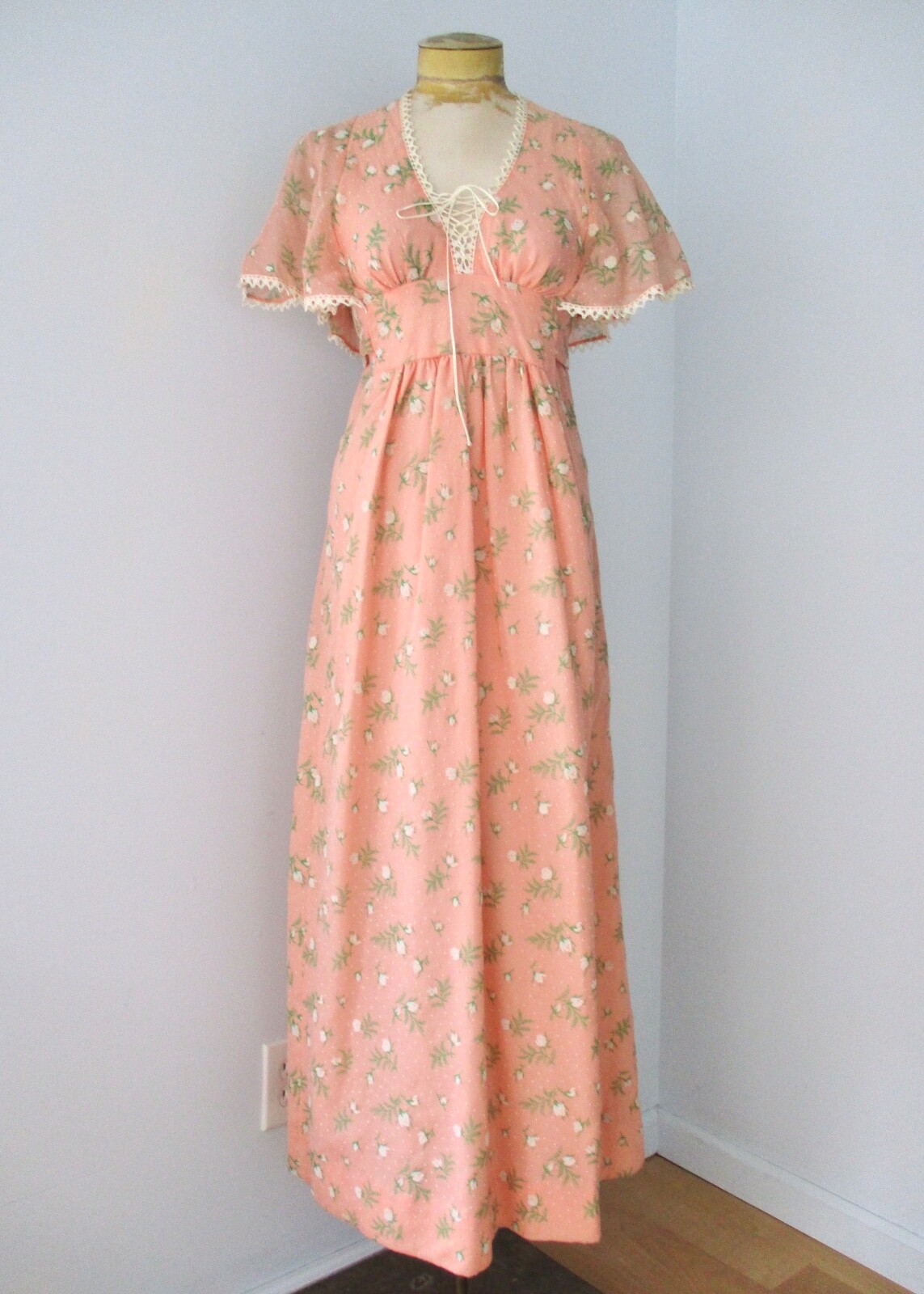 Vtg 70s peach festival cottagecore maxi dress flutter sleeves tieback lace 7