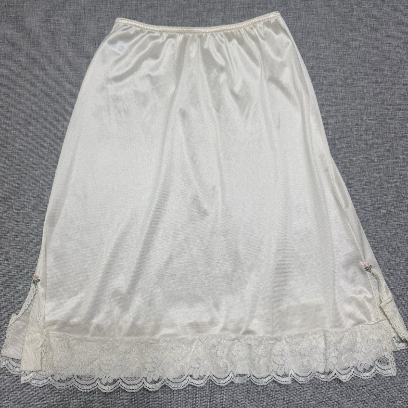 Vintage Maidenform Chantilly Slip Small Antron Nylon Lace Trim Rose Union USA