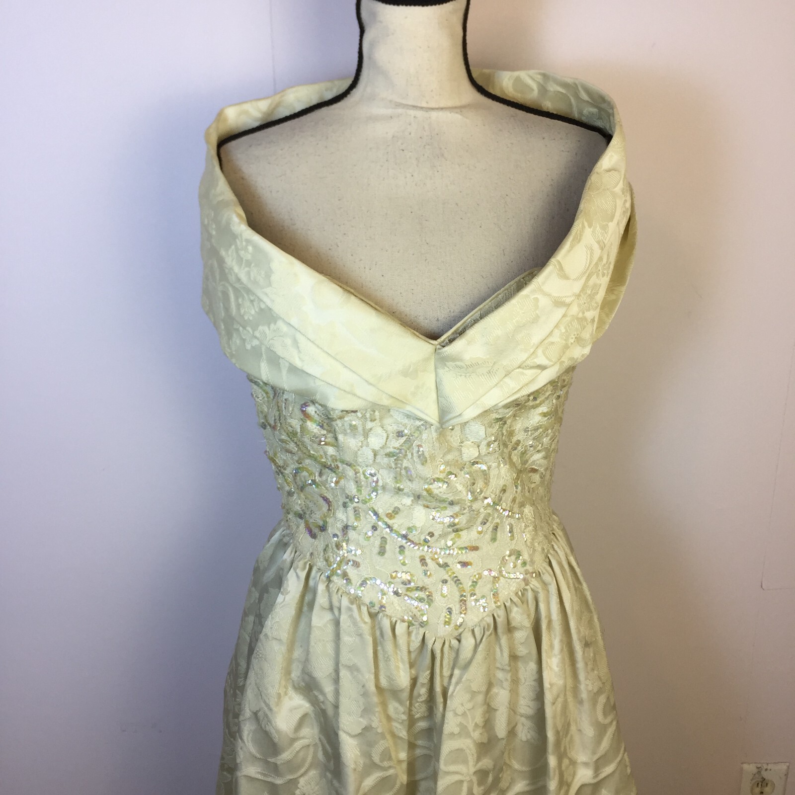 Vtg Jessica McClintock Size 8 Womans Wedding Formal Dress Beige Off the Shoulder