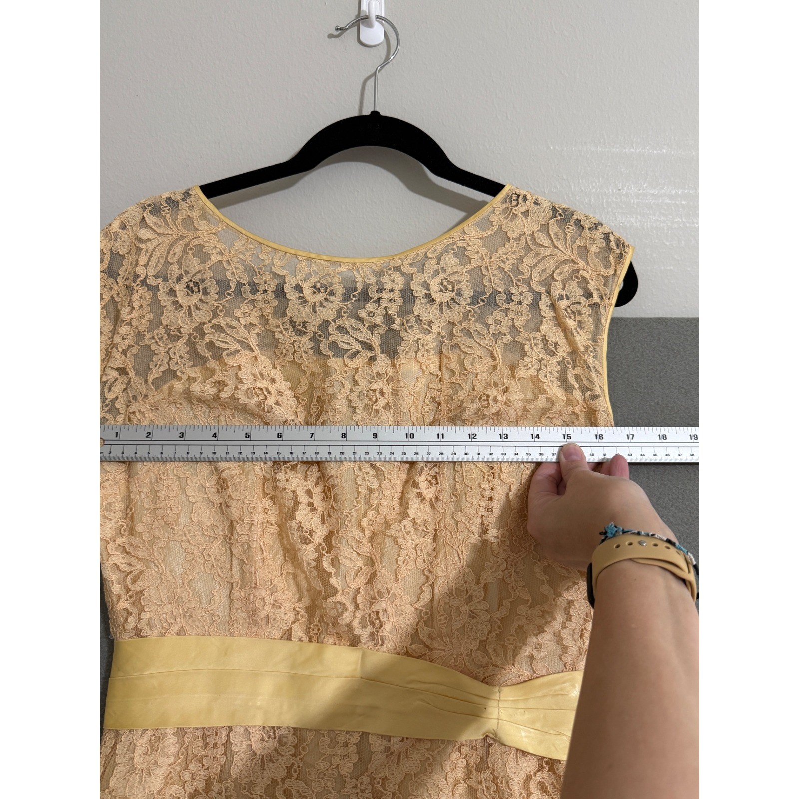 Vtg Peach Lace Sheath Dress Yellow Sash Metal Zip Womens S 1960s