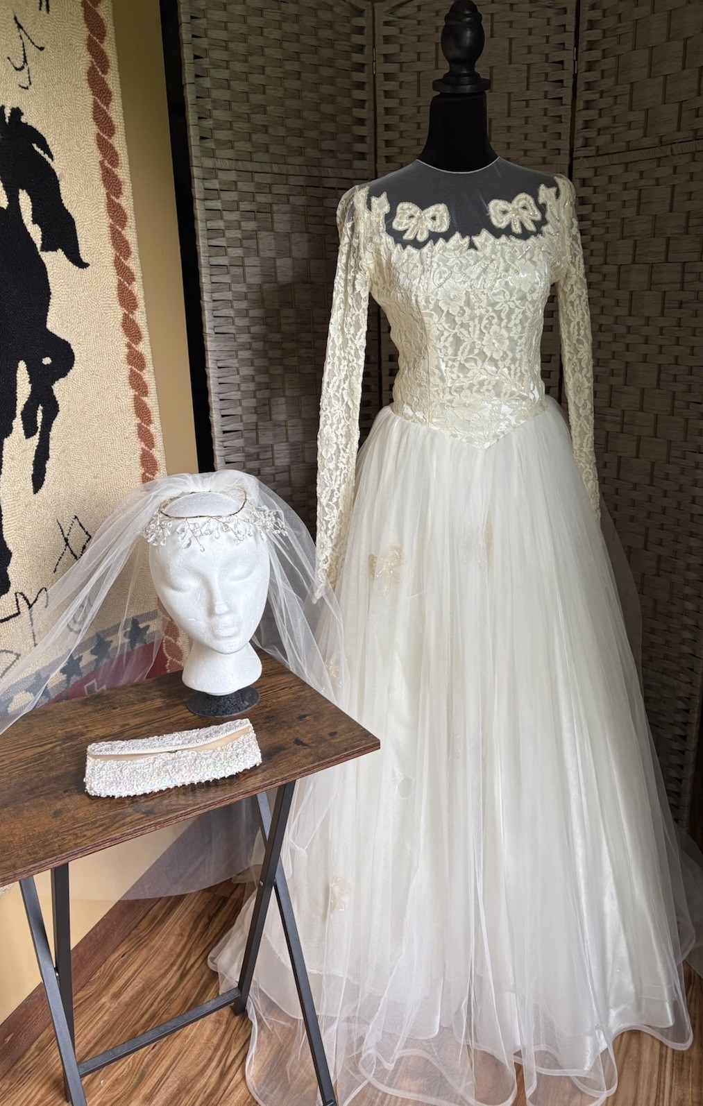 Vintage Wedding Dress 40’s 50’s Victorian Edwardian Train Small + VEIL