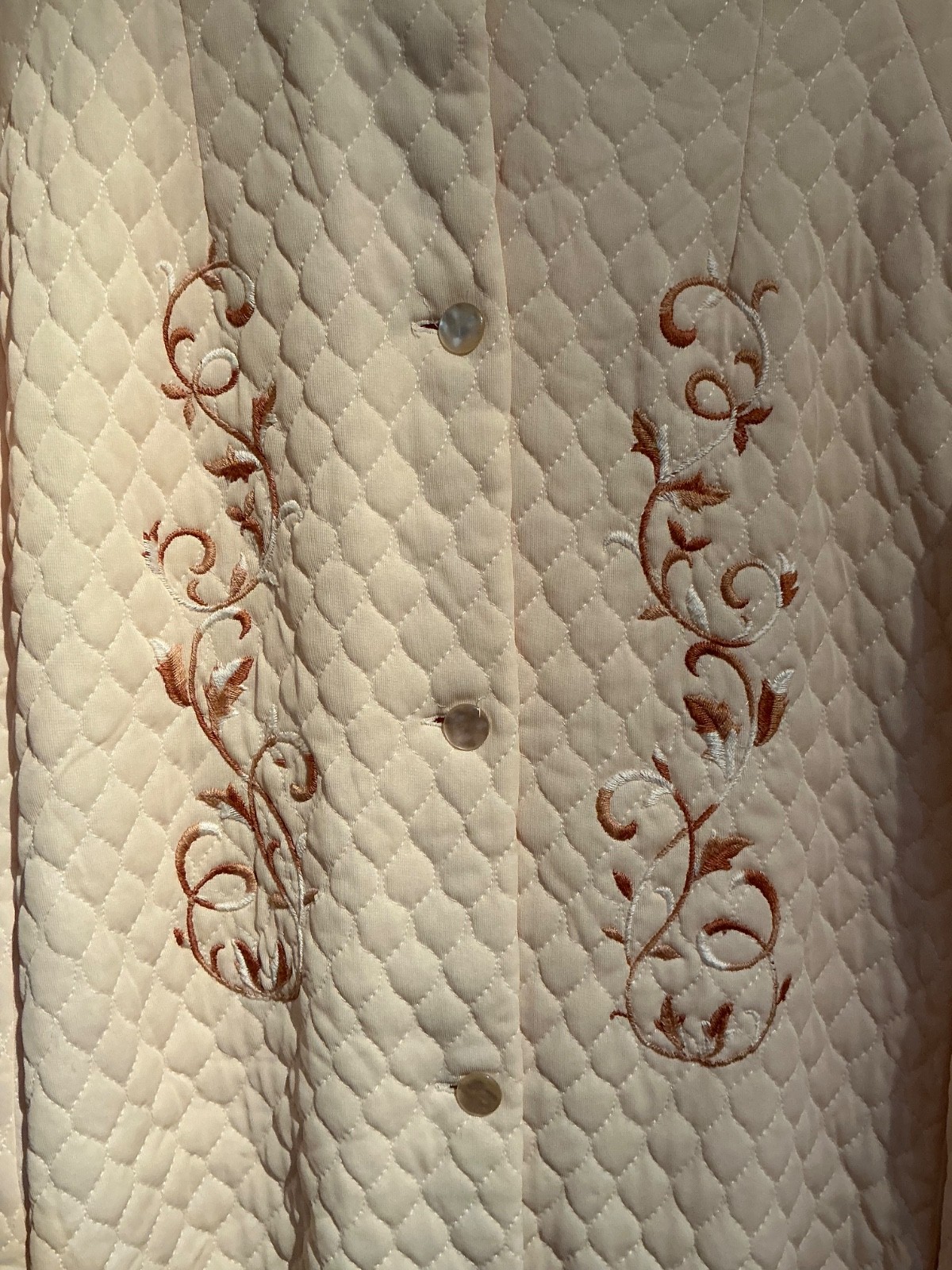 Vintage Quilted Lounging Robe Pajamas Buttons Embroidered MODERN size 10–GOOD
