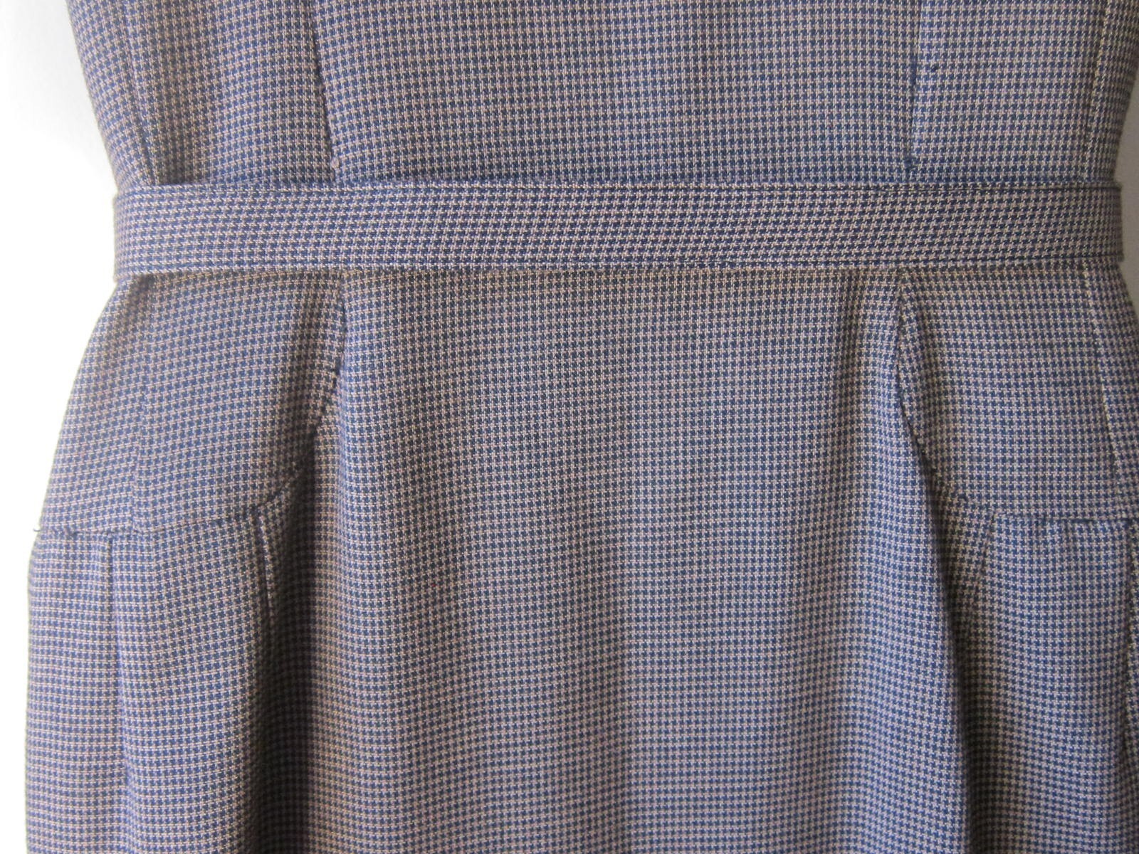 Stunning VTG 1950’s R & K Originals Tan Wrap Dress Large Collar 1/2 Sleeve Sz Sm