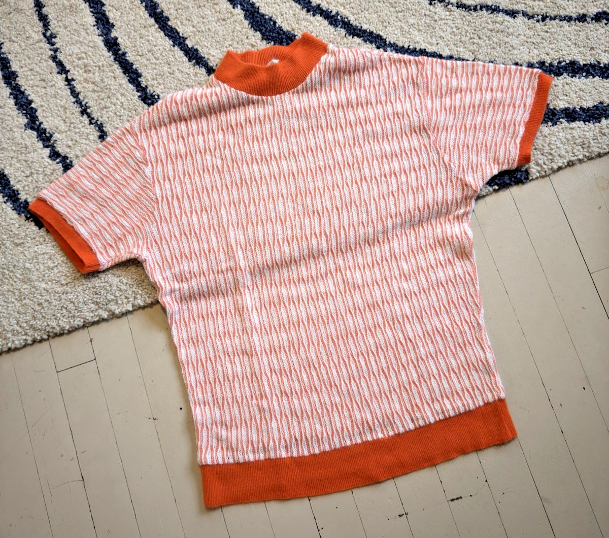 Vintage 1950s May Company Knit Sweater Women’s M/L Orange White Short Sleeve