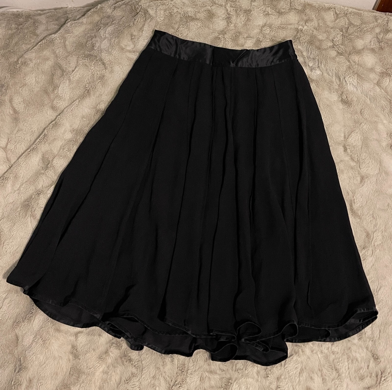 Donna Karan New York Stunning Minimalist Black Silk Bell Skirt sz 6 NWT