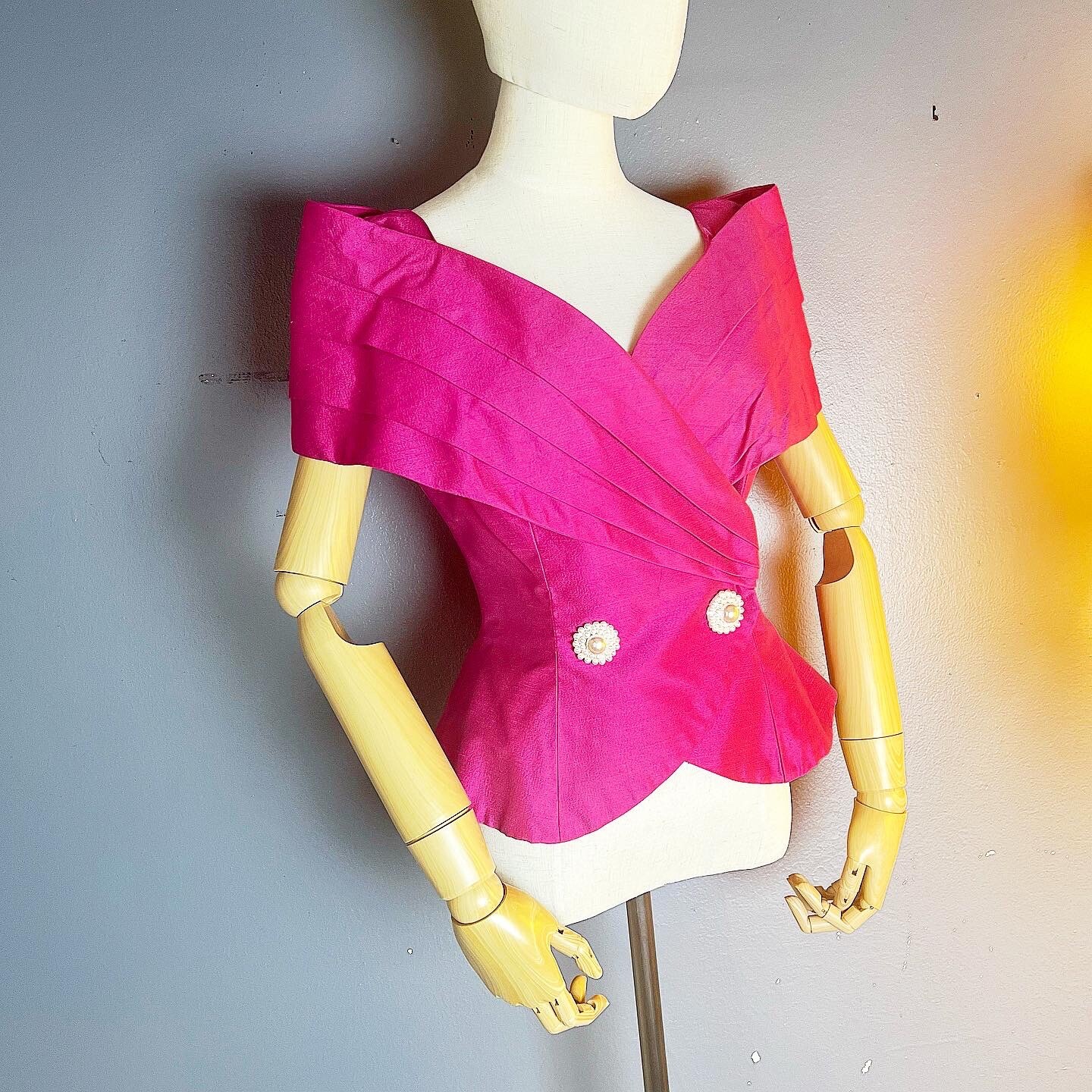 FUCHSIA PINK 90’s Y2K Vintage Peplum Pearl Rayon Portrait Collar Jacket Top XS S