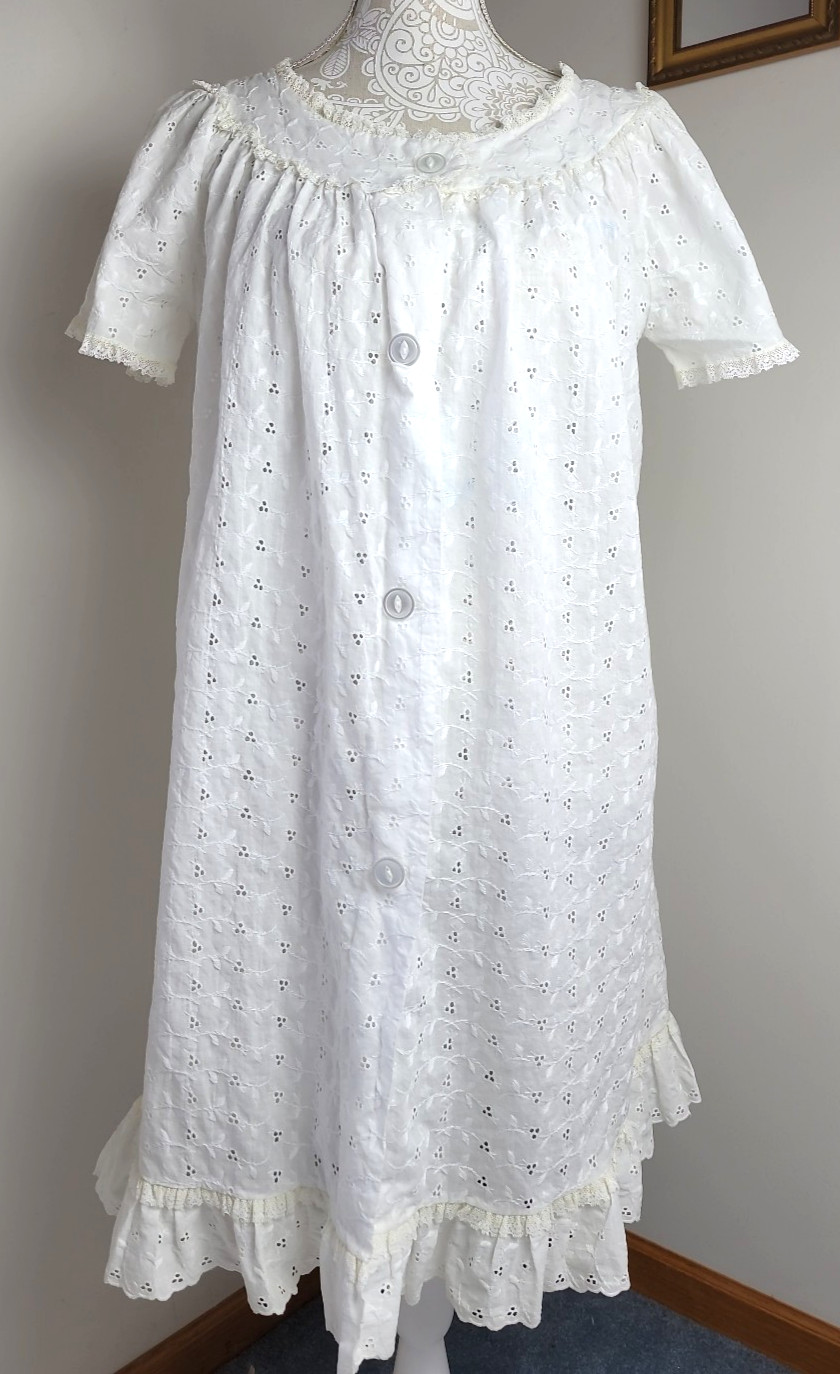 Vtg Barbara Lee Robe White Eyelet Lace Sz Small Summer Cover Up Short Sleeve