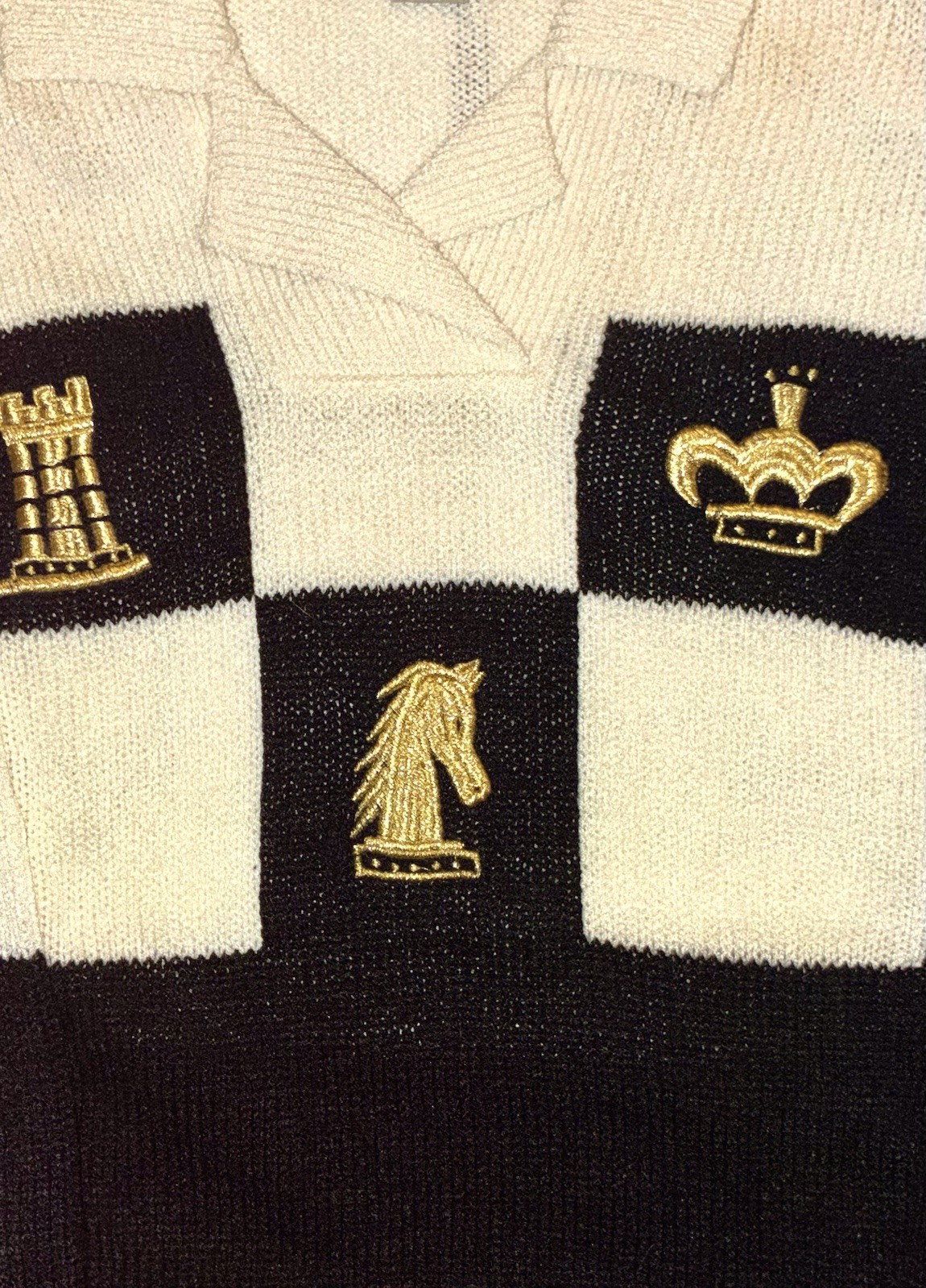 ANN WI VINTAGE 1980S CHESS THEMED BLACK WHITE & GOLD EMBROIDERED WOMENS SWEATER