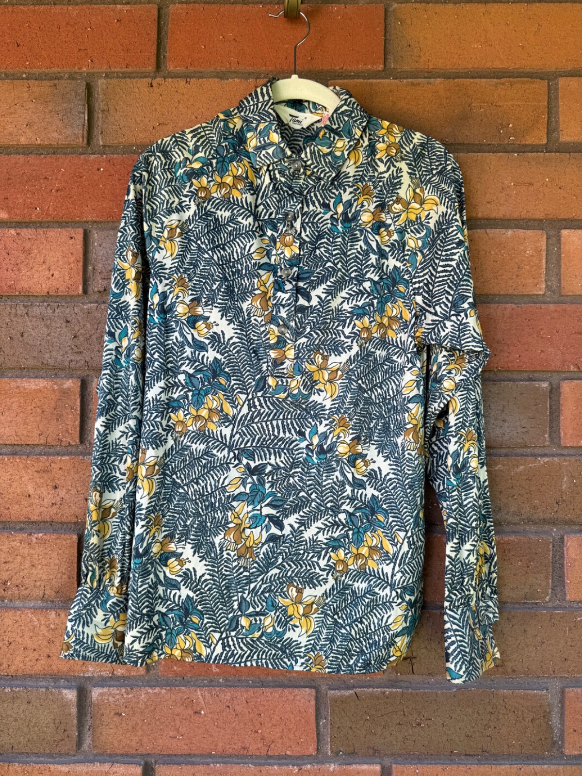 1970’s Tami Sportsweart Boho Floral Blouse Nylon Womens Vintage Medium