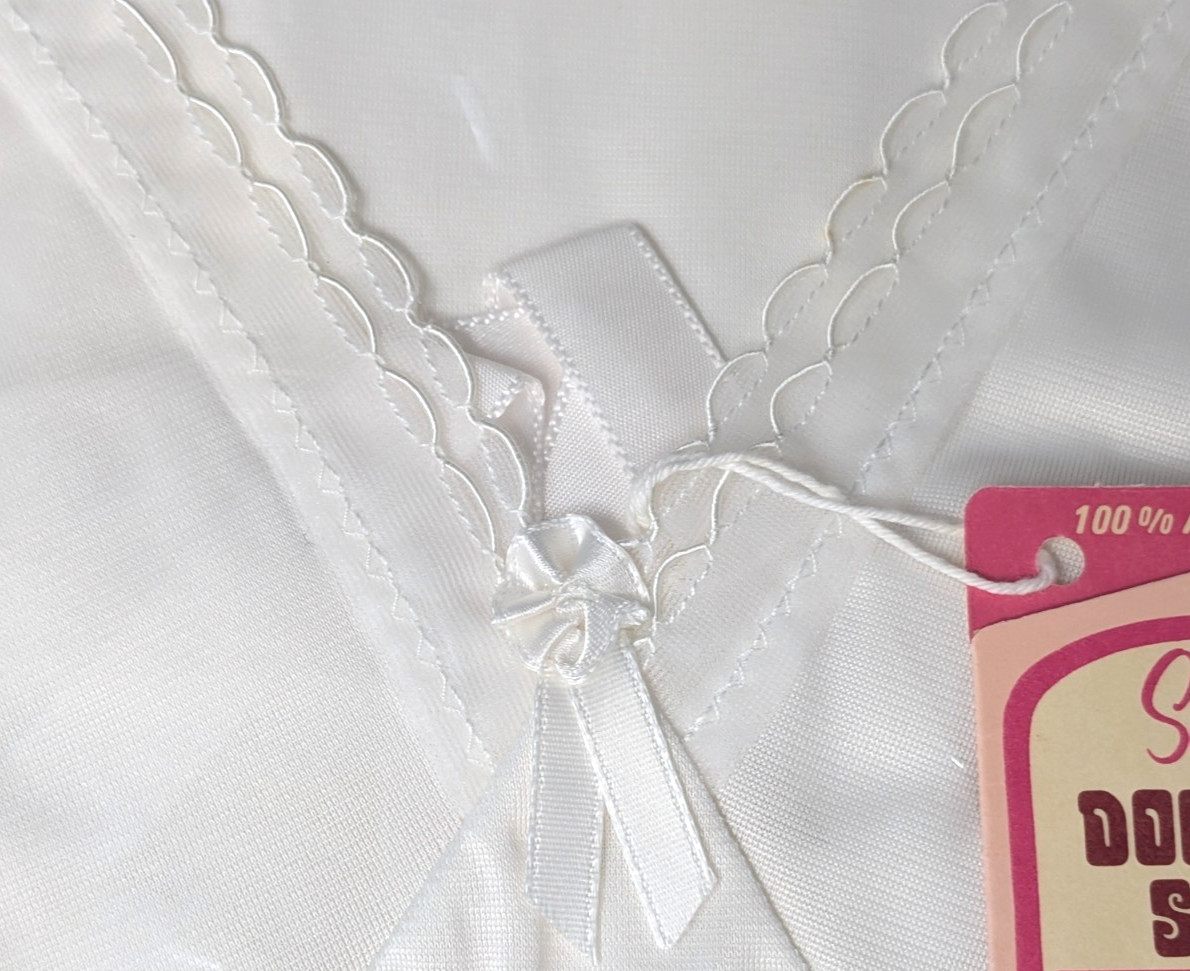 Vintage Sears JR Bazaar Junior Size 13 White 49482 Mini Non Cling Doesn’t Slip
