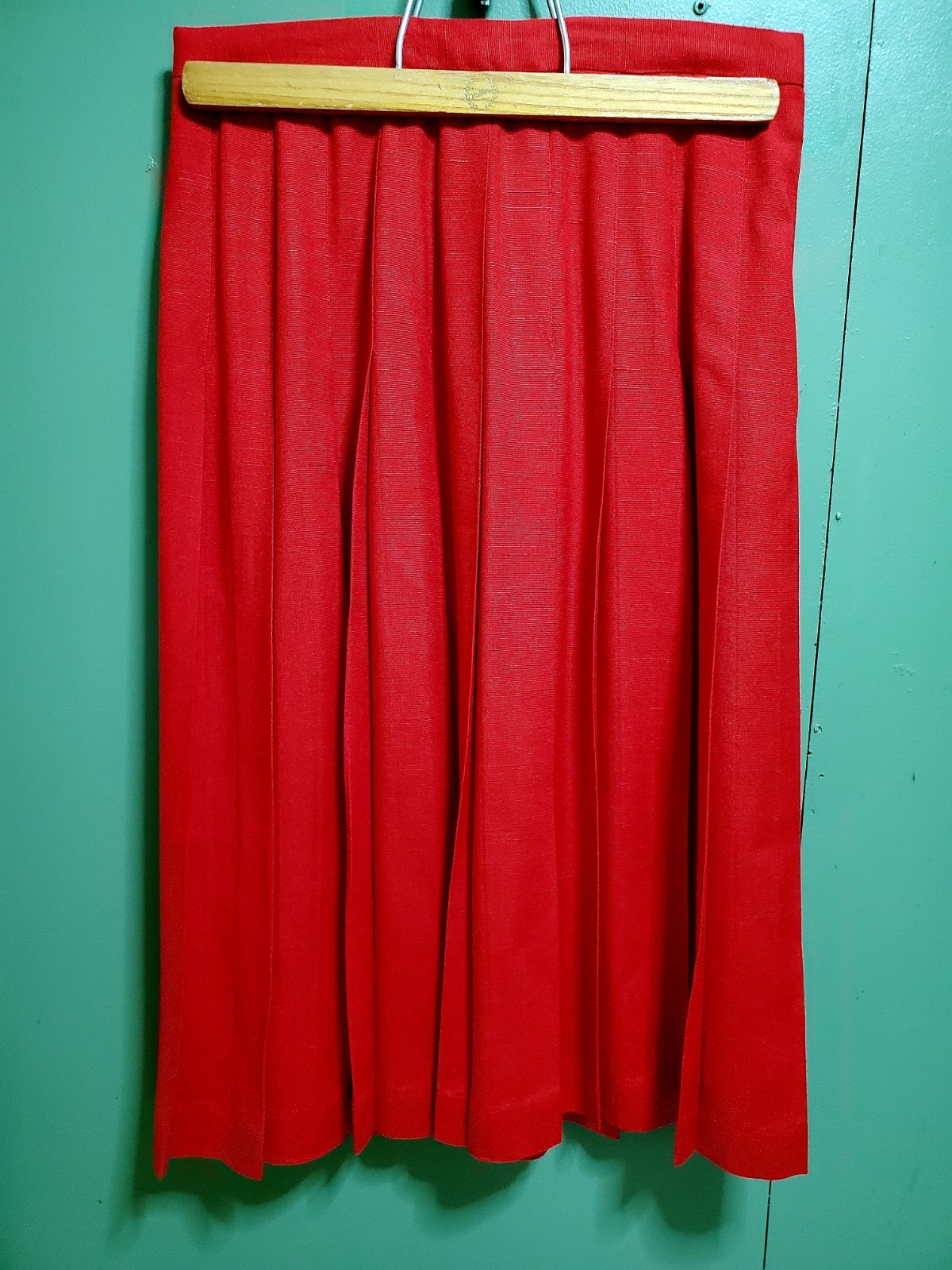 Vintage 70s Women’s Wool Jersey Knit Pleated Skirt Red Size 8