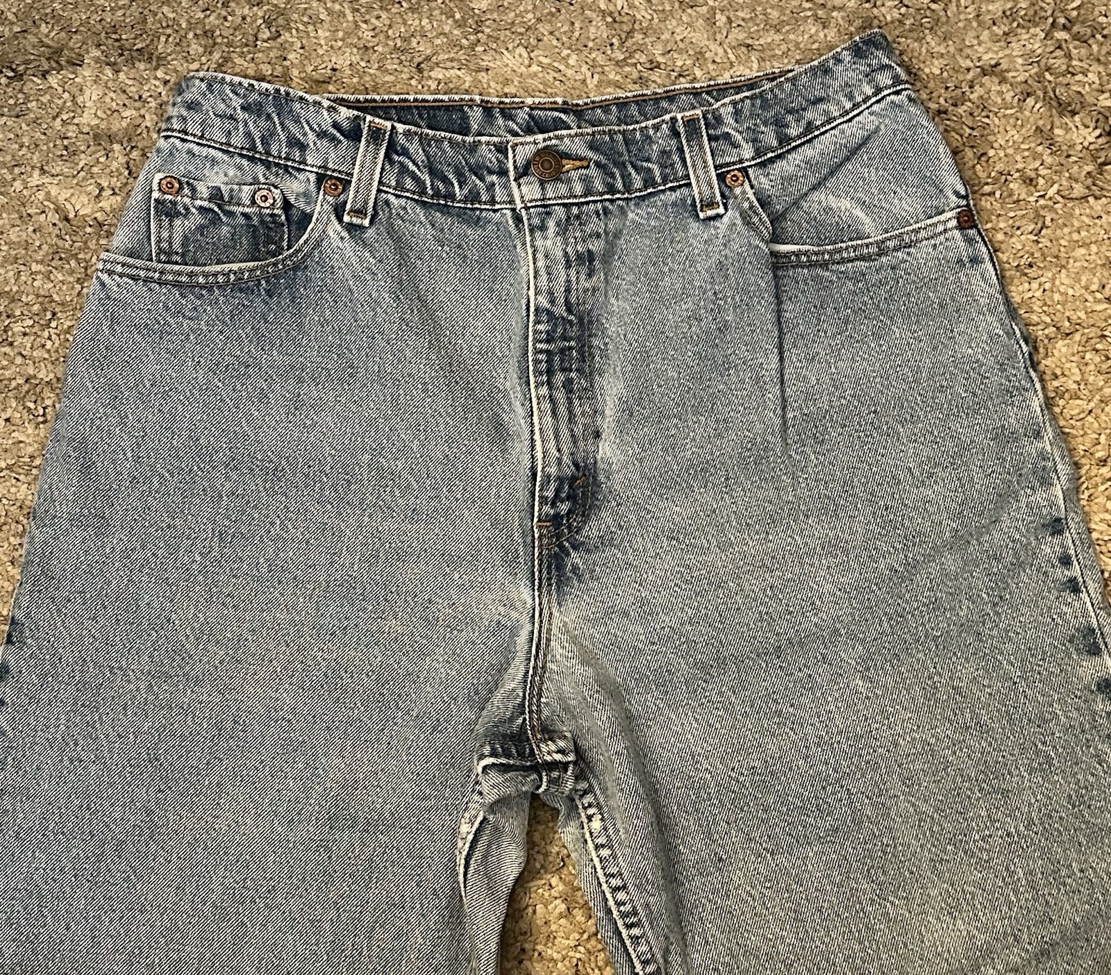 Vtg 90s Levi’s 551 Women’s Size 14 Med. Blue Relaxed Fit Tapered Denim Jeans USA