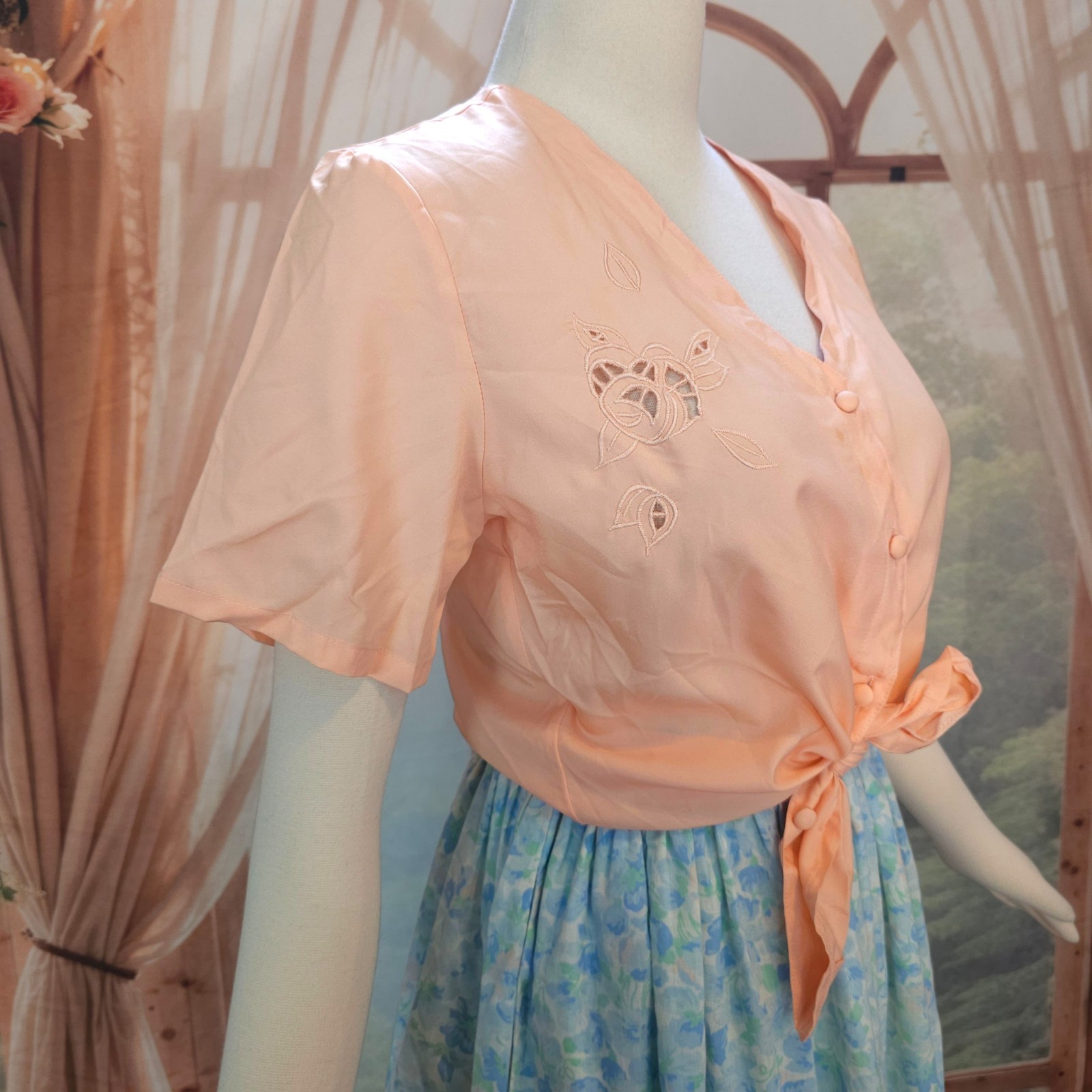Vintage 1970’s Blouse Top Shirt Peach Pink V-neckline Eyelet Lace Cutouts Floral