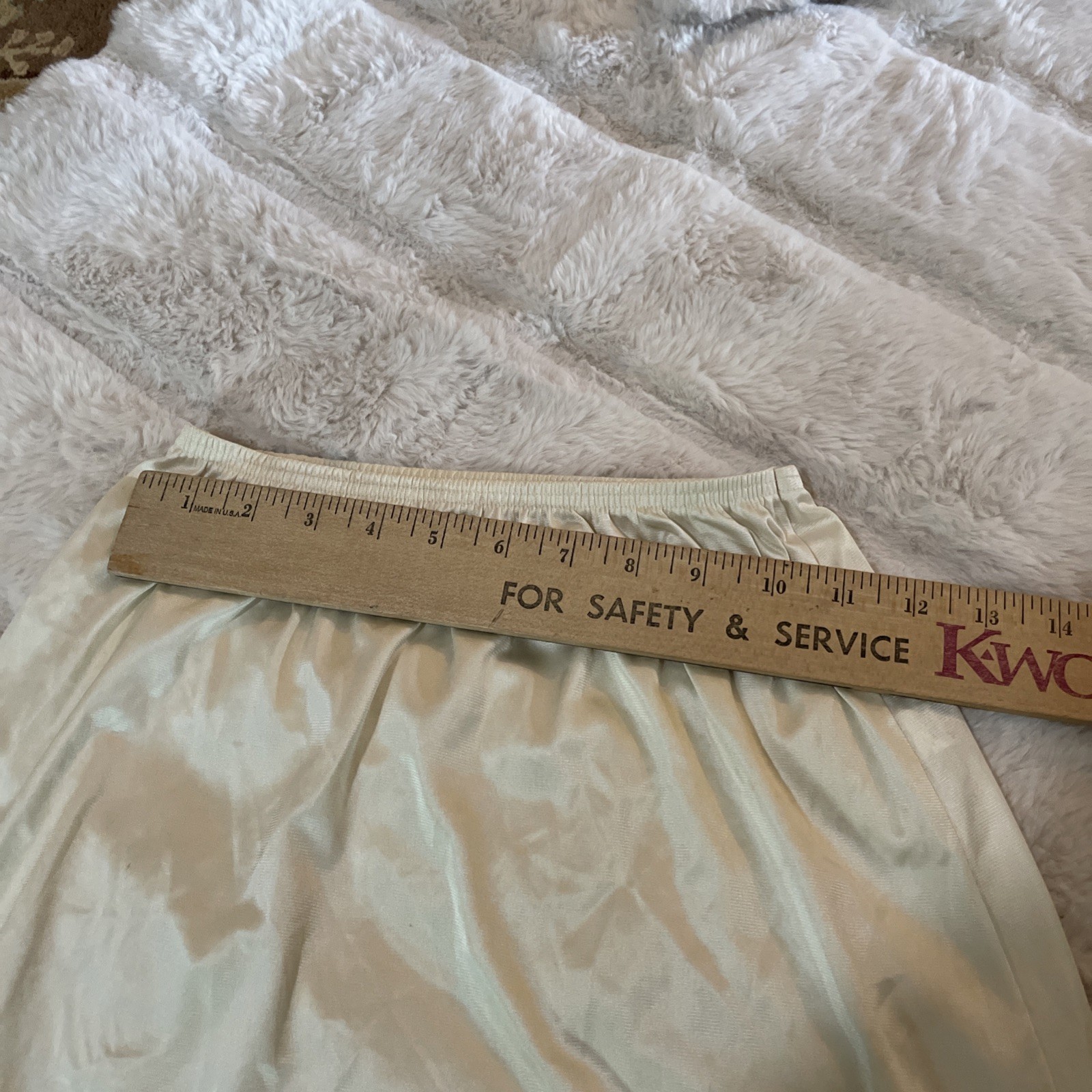 1970s VINTAGE VANITY FAIR Antron III NYLON and LACE Beige /Nude Tan Half Slip XS