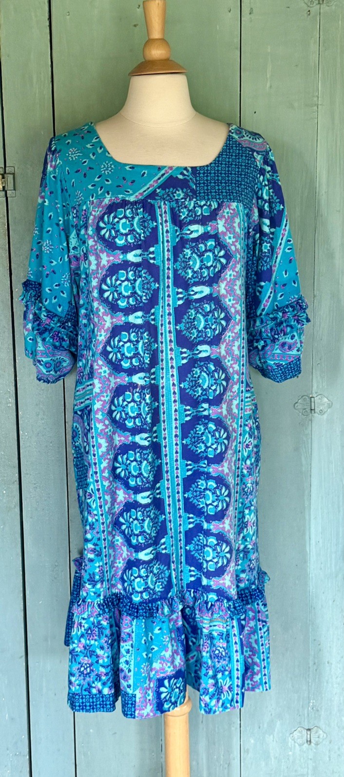VTG Gerry CA Barkcloth Muumuu Patio Lounge Dress Rainbow Batik Psychedelic Mod M