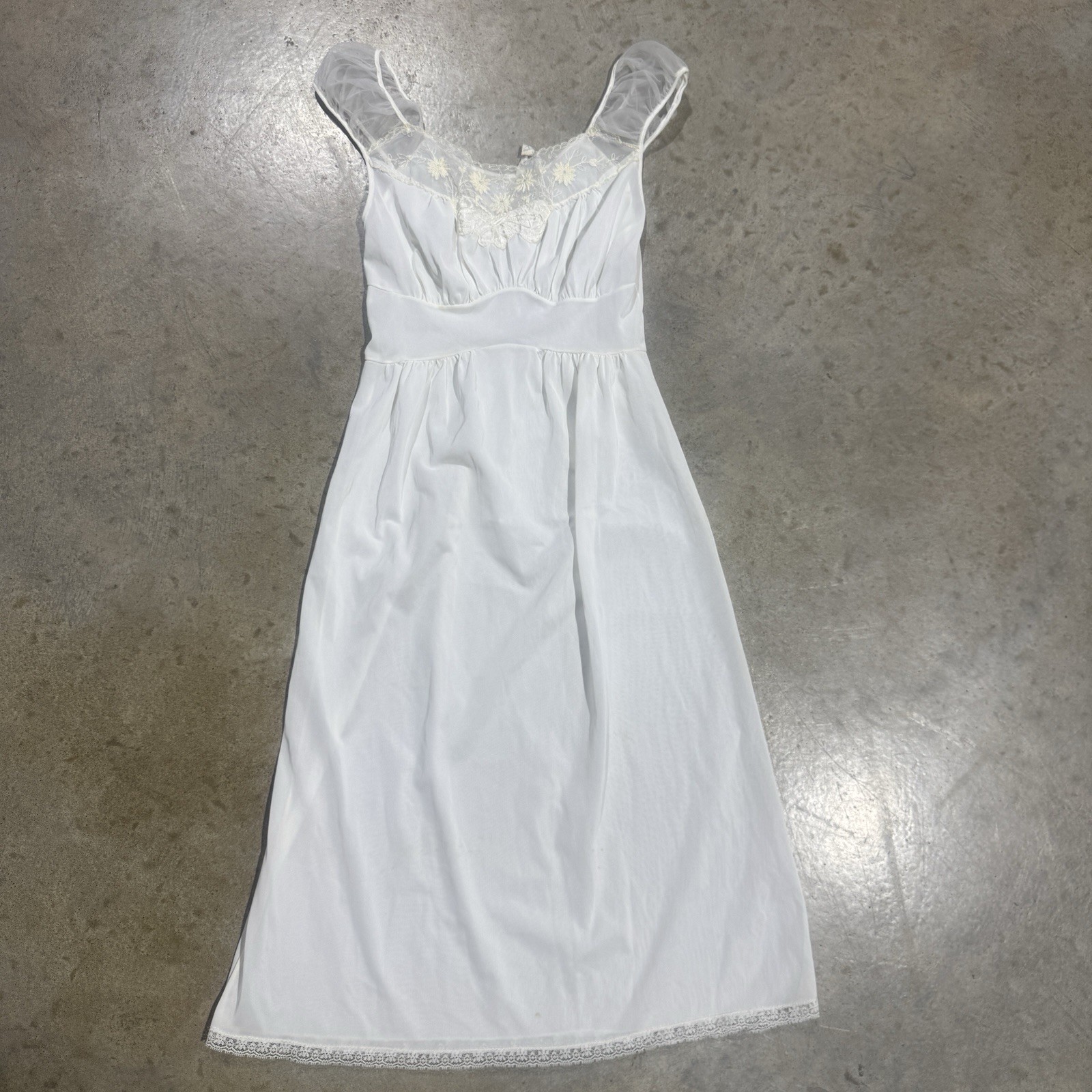 VTG Countess Layne White Slip Nightgown Dress Nylon Size 32 XS 50s 60s ILGWU