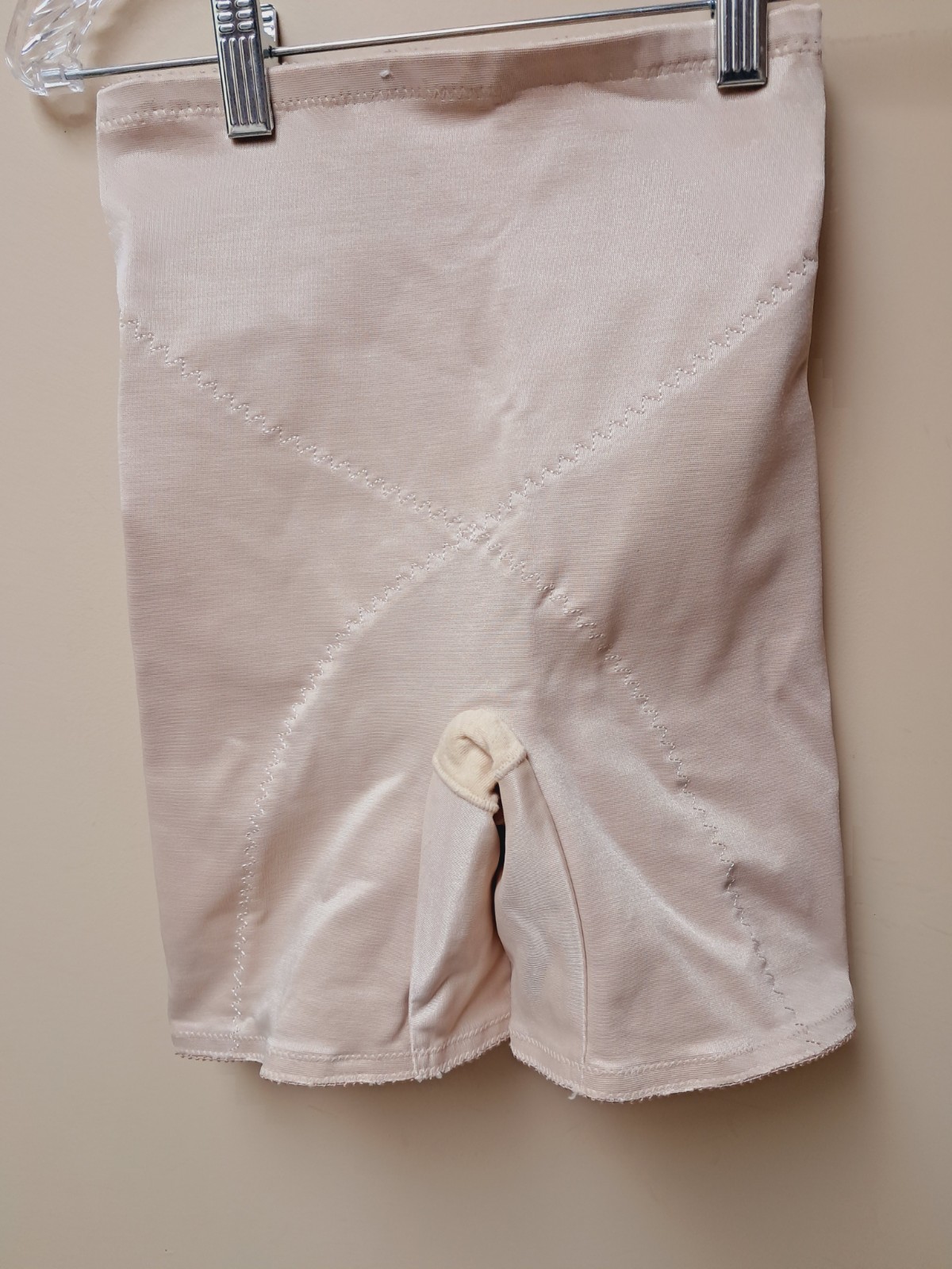 NWOT Vintage Bestform Beige De-emphasizer Shorts Girdle FIRM MEDIUM Union Label