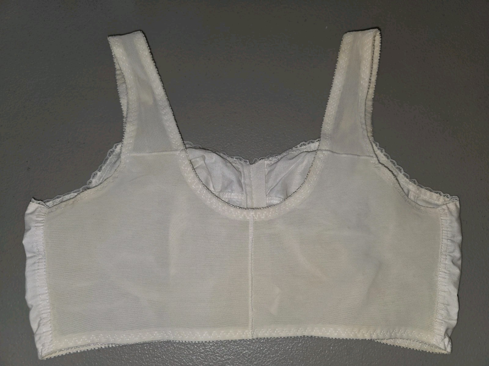Wynette by Valmont Vintage Bra 36B No Wire Elastic Back Lace 7 Front Hooks Cups