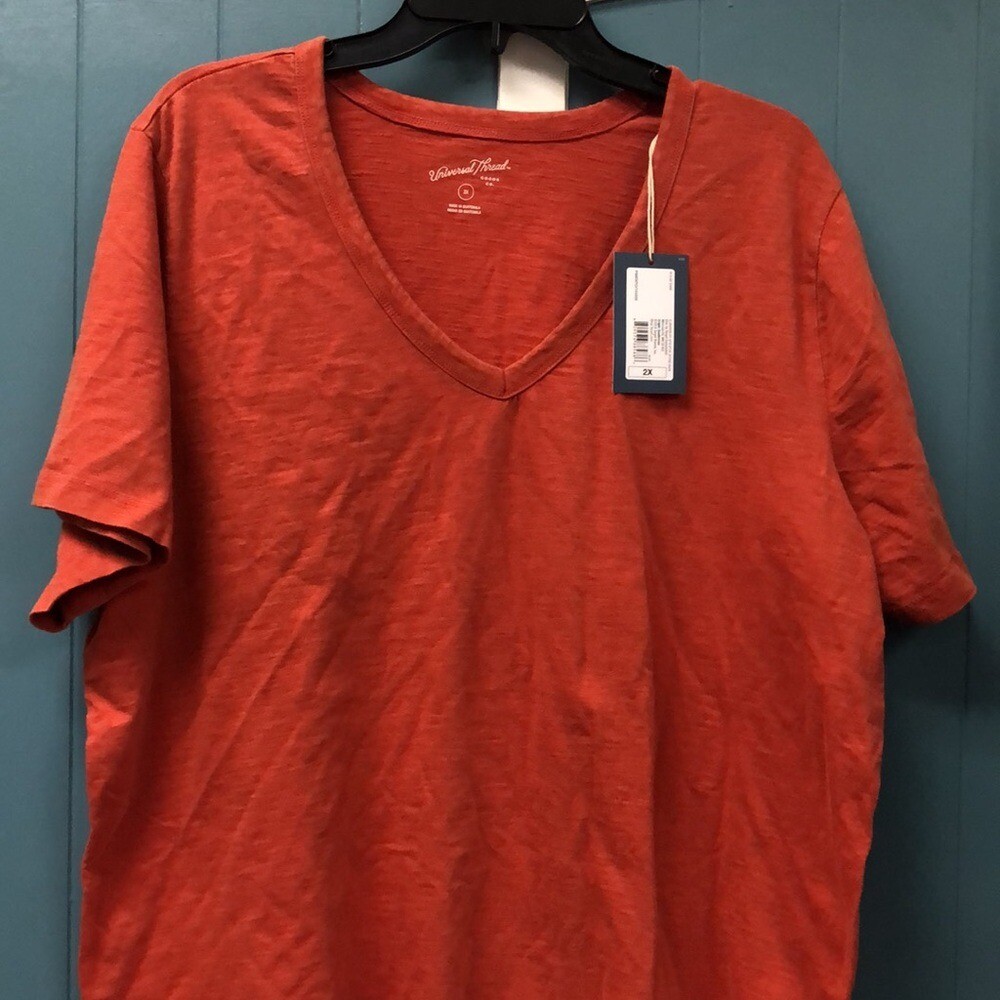 Universal Thread Women’s Short Sleeve V-Neck T-Shirt Pimento orange Plus Size 2x