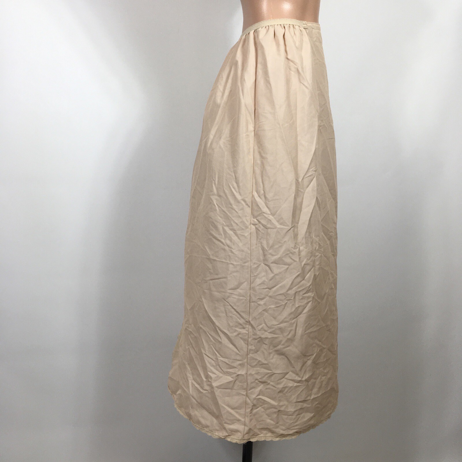 Vassarette half slip Beige sz M T Lace Elastic Waist Slit USA Antron III Nylon