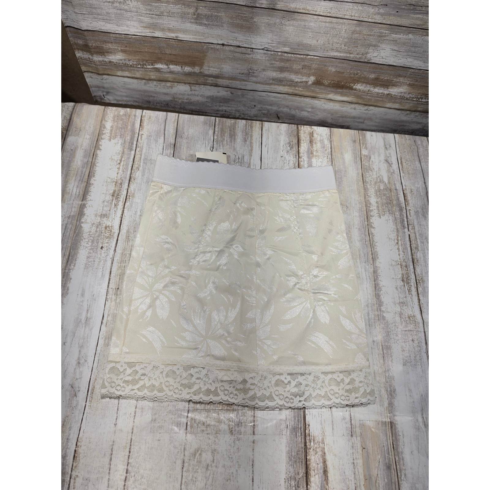 Lady Manhattan Vintage Mini Shaper Slip Floral Jacquard Lace Cream Large 5027