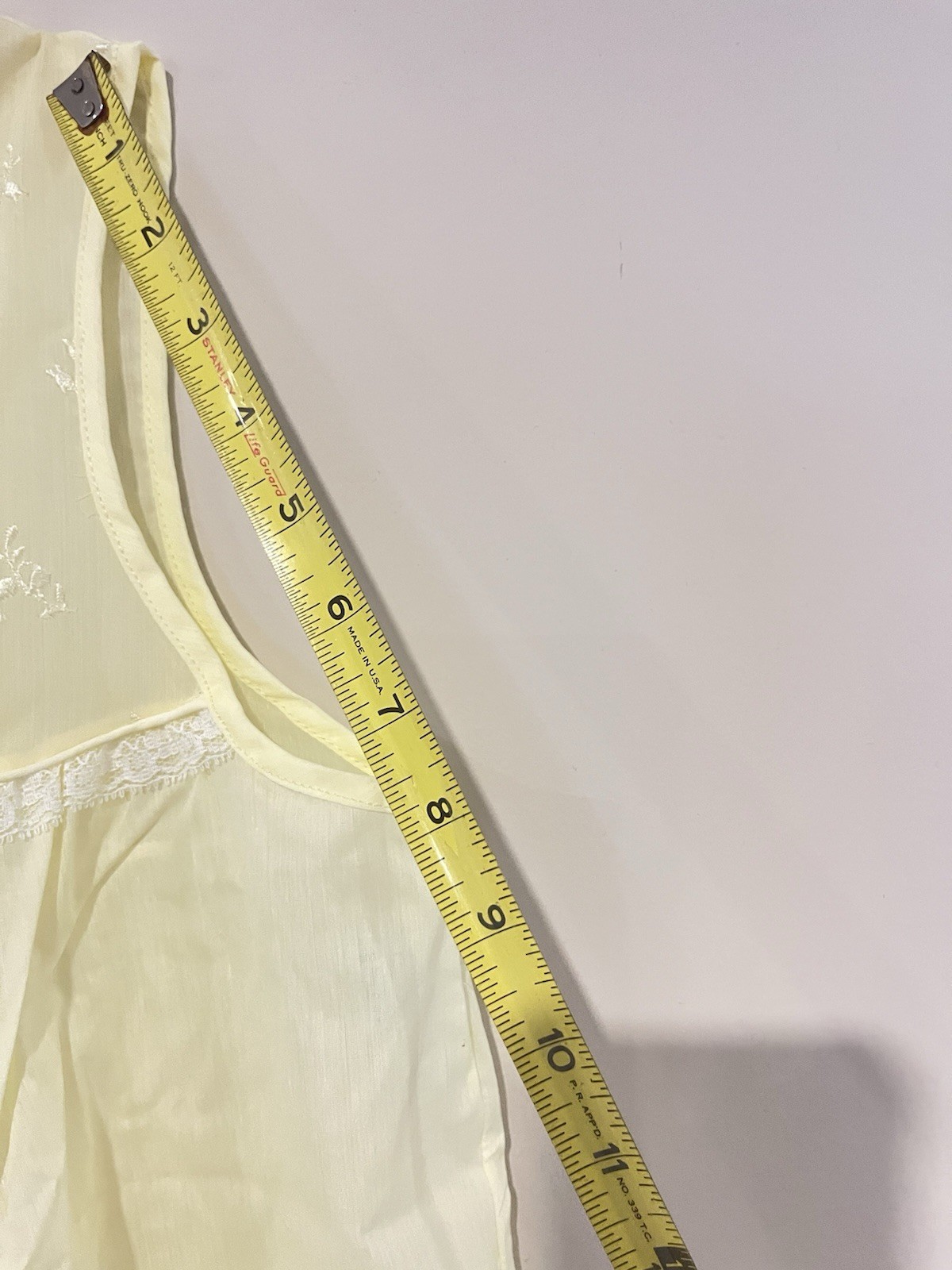 Vintage 60s Grants ISIS Yellow Babydoll Nightgown Floral Embroidery Size Medium