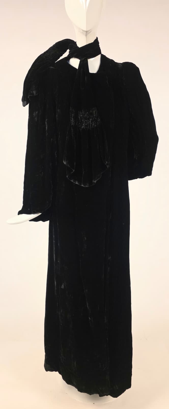 ANTIQUE 1930’S PLUSH BLACK SILK VELVET OERA COAT BY JOHN WANAMAKER