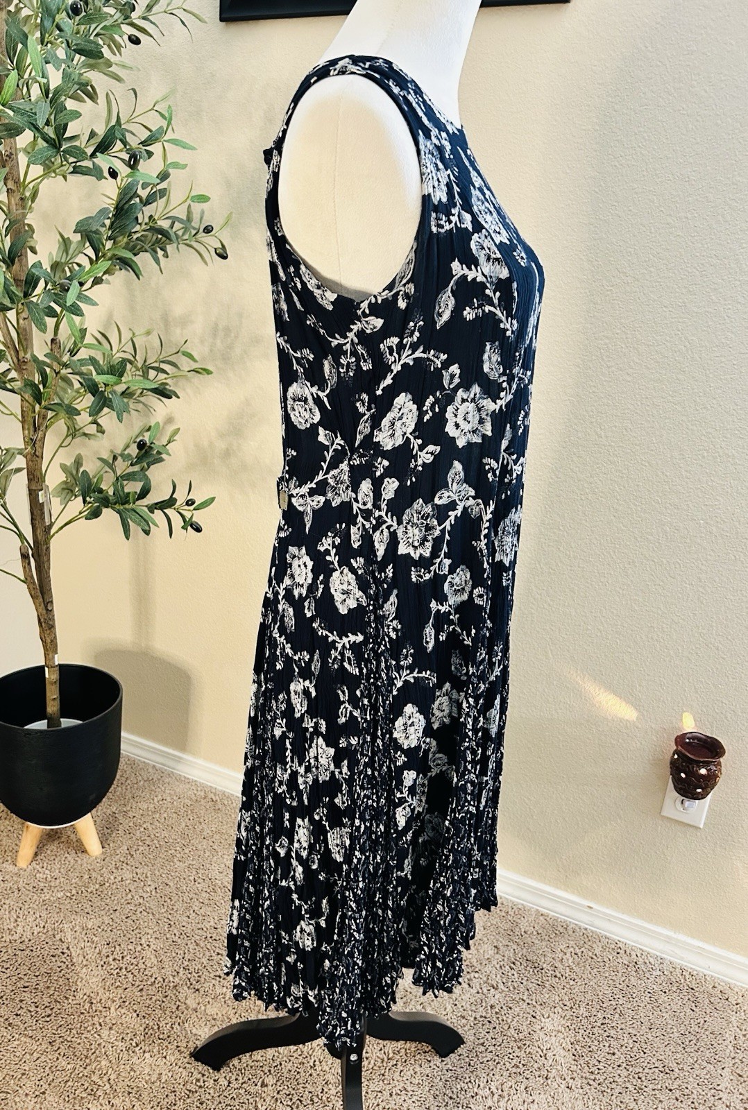 Starina Vintage Floral Dress Navy White Floral Godets Cottagecore Size Medium