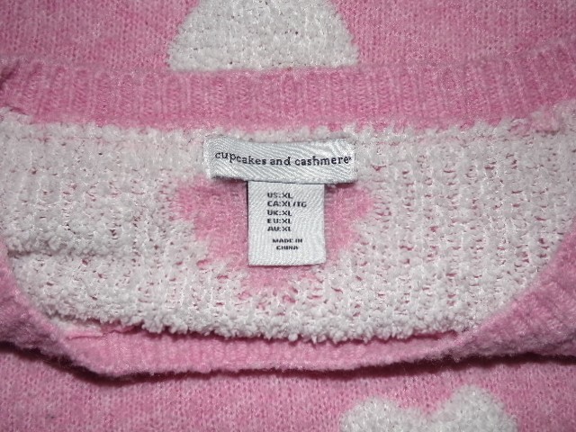 Vintage Cupcakes And Cashmere Ladies Sweater Hearts All Over Size XL Soft & Cozy